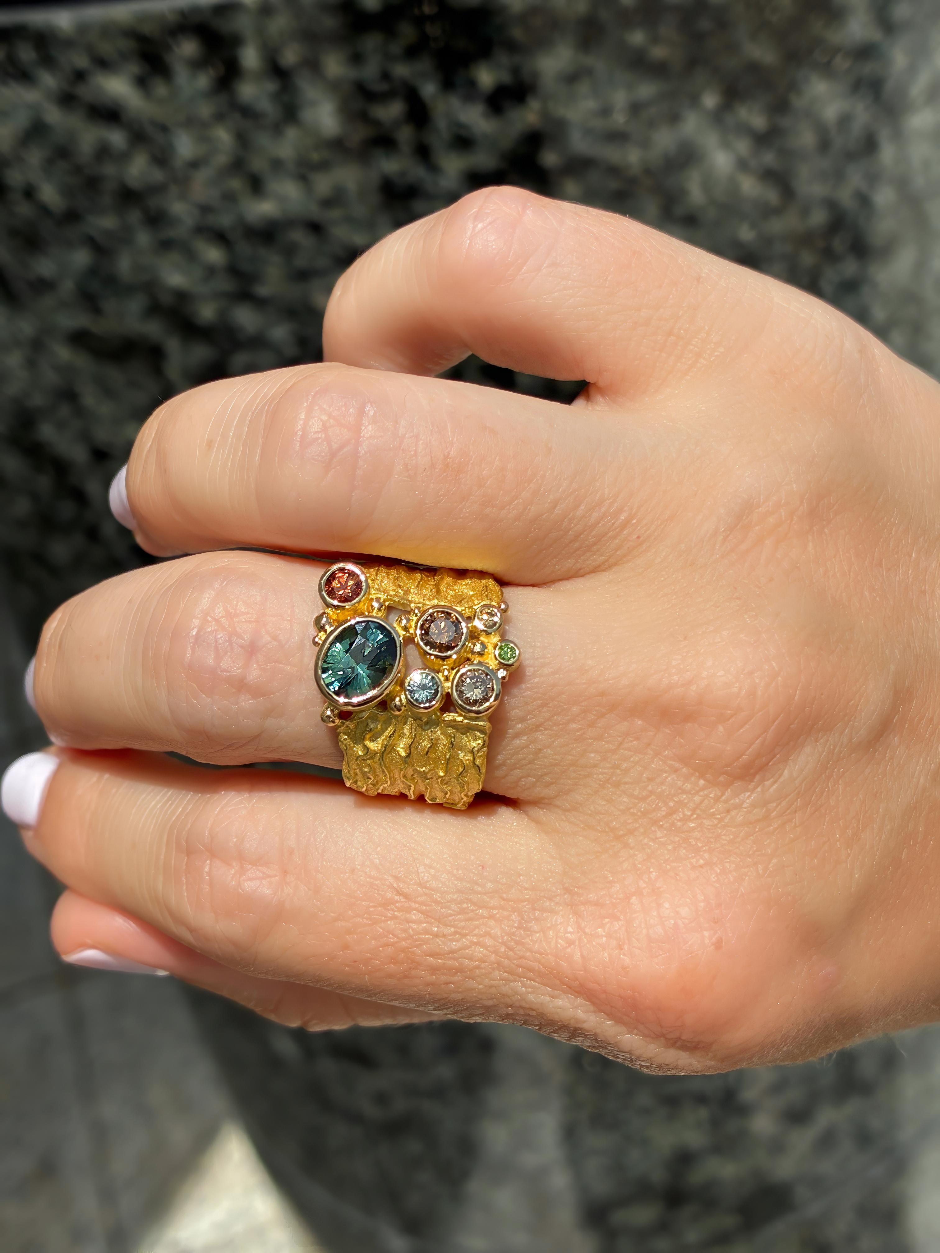 Artiste Bague unique en or à diamants multicolores et saphirs, Barbara Heinrich 2025 en vente