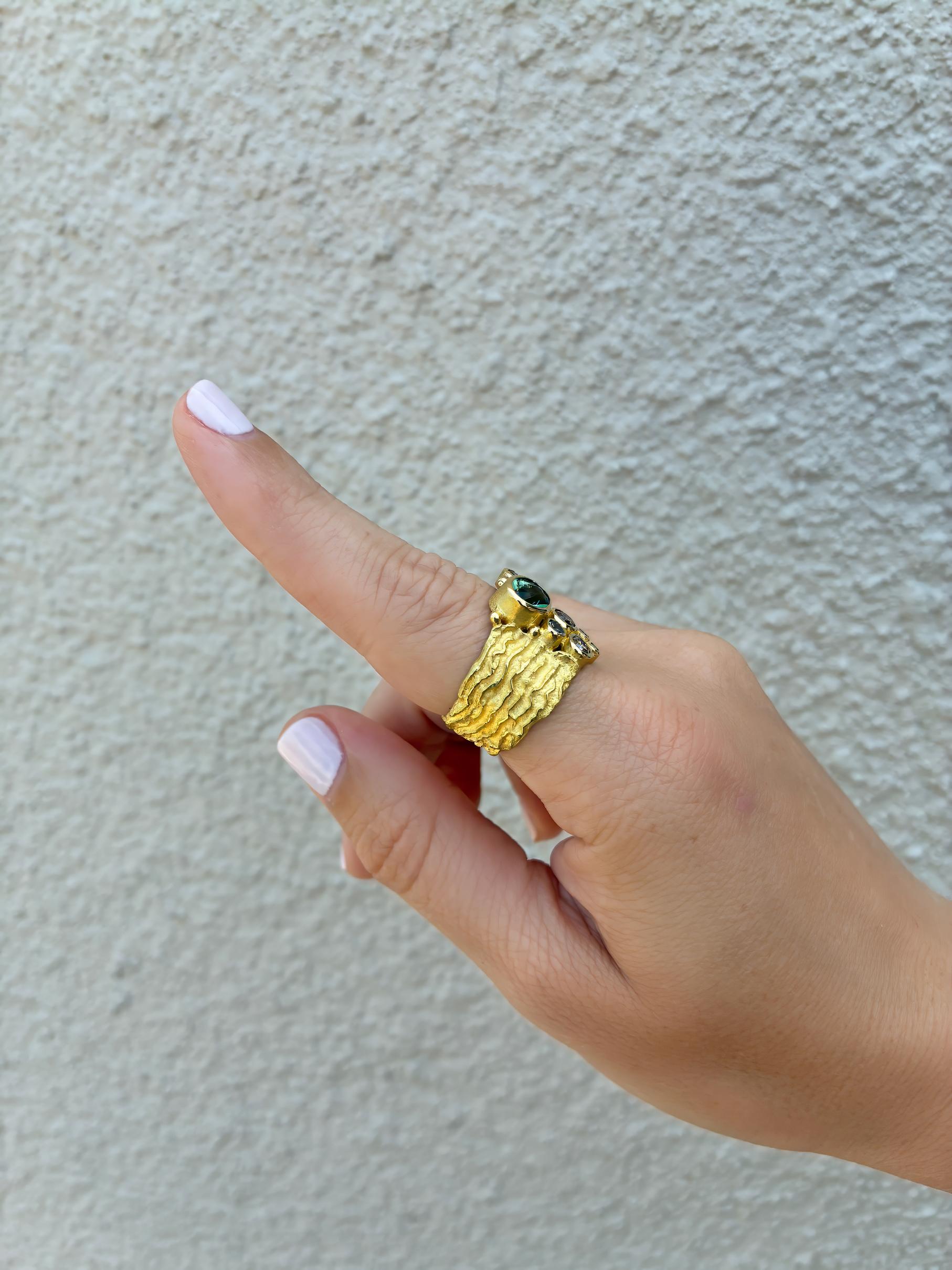 Bague unique en or à diamants multicolores et saphirs, Barbara Heinrich 2025 Neuf - En vente à Dallas, TX