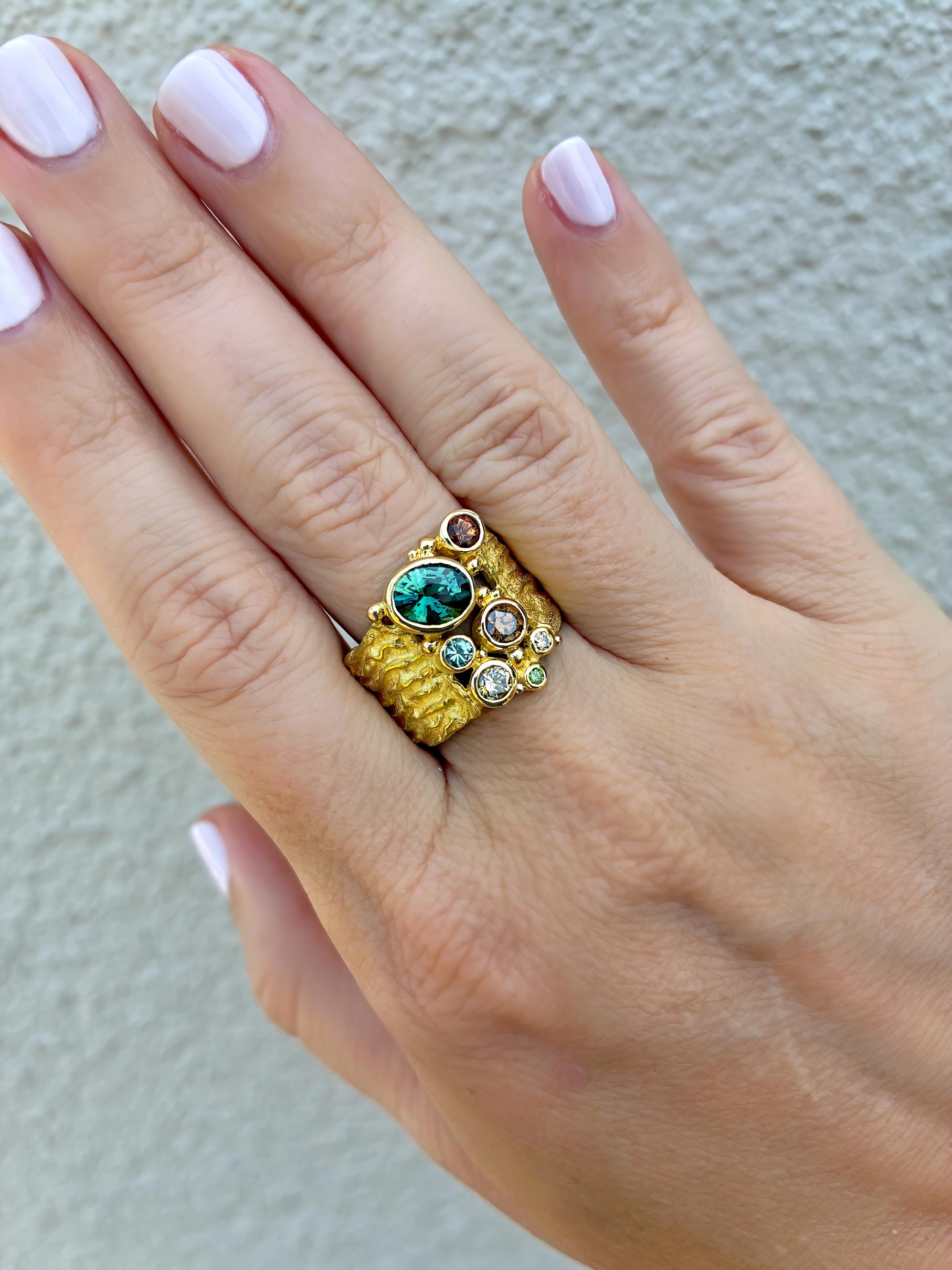 Bague unique en or à diamants multicolores et saphirs, Barbara Heinrich 2025 Pour femmes en vente