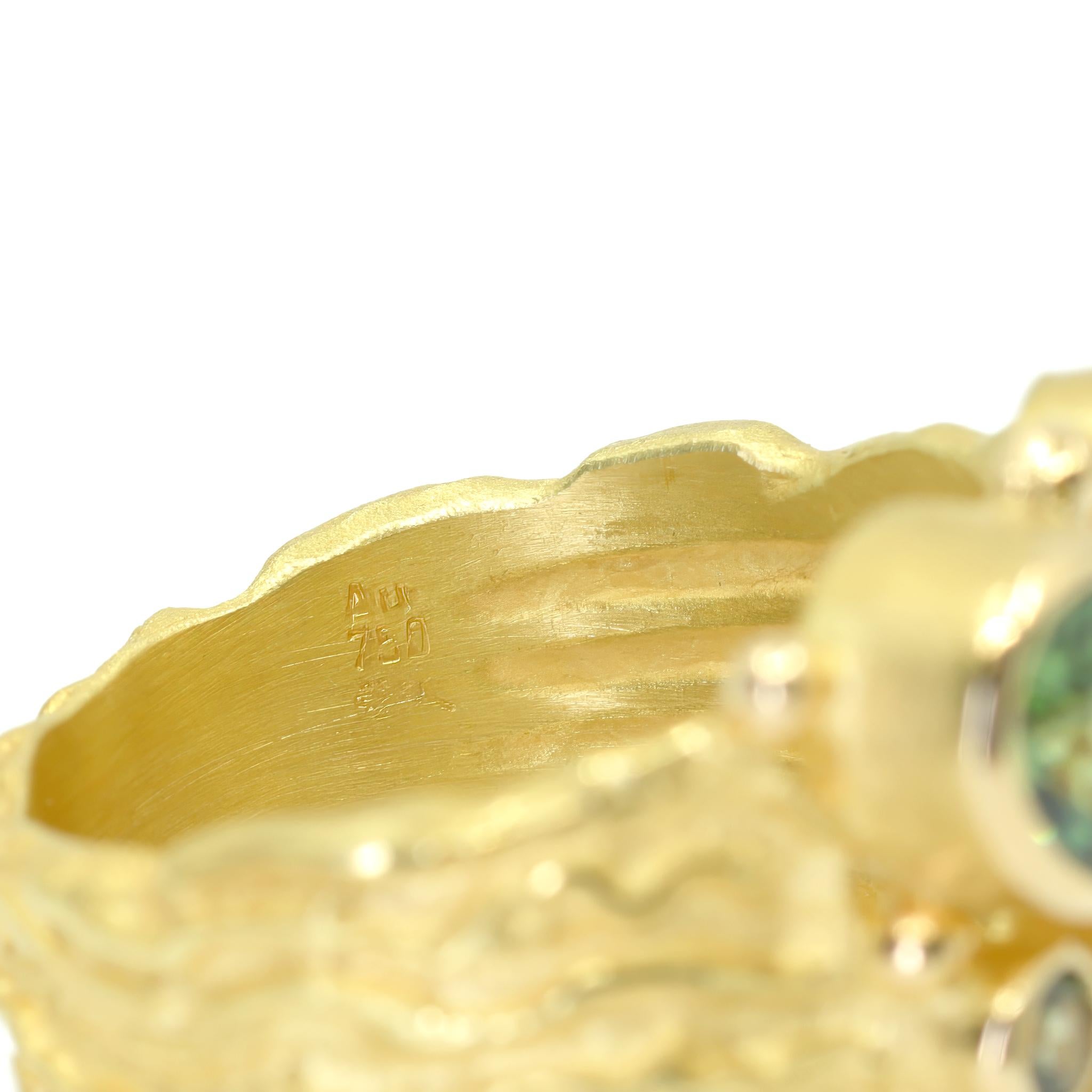 Bague unique en or à diamants multicolores et saphirs, Barbara Heinrich 2025 en vente 1