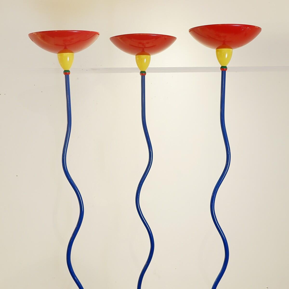 Lampade da terra multicolore in stile Memphis, anni '80 - 3 disponibili
Usura coerente con l'età e l'uso: See One
