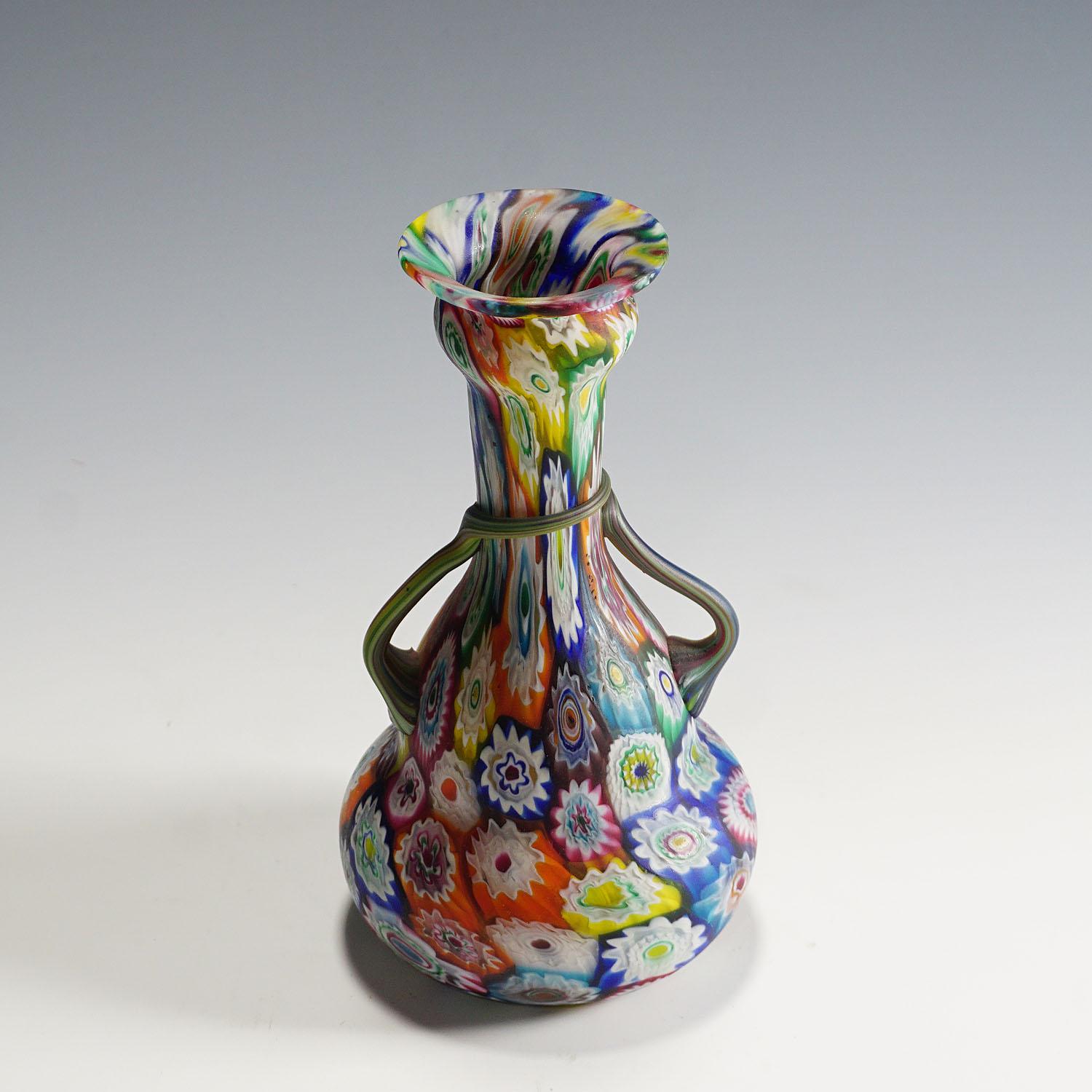 italien Vase multicolore Fratelli Toso Millefiori Murrine, Murano Début du 20e siècle en vente