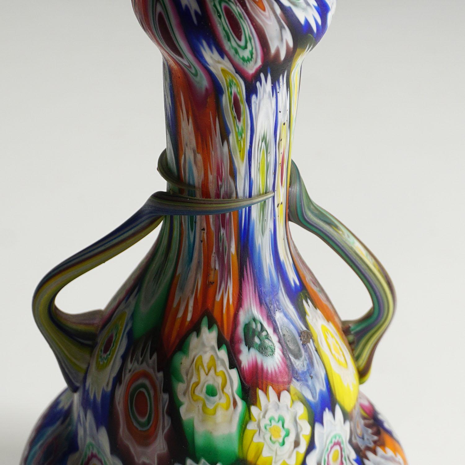 Verre d'art Vase multicolore Fratelli Toso Millefiori Murrine, Murano Début du 20e siècle en vente