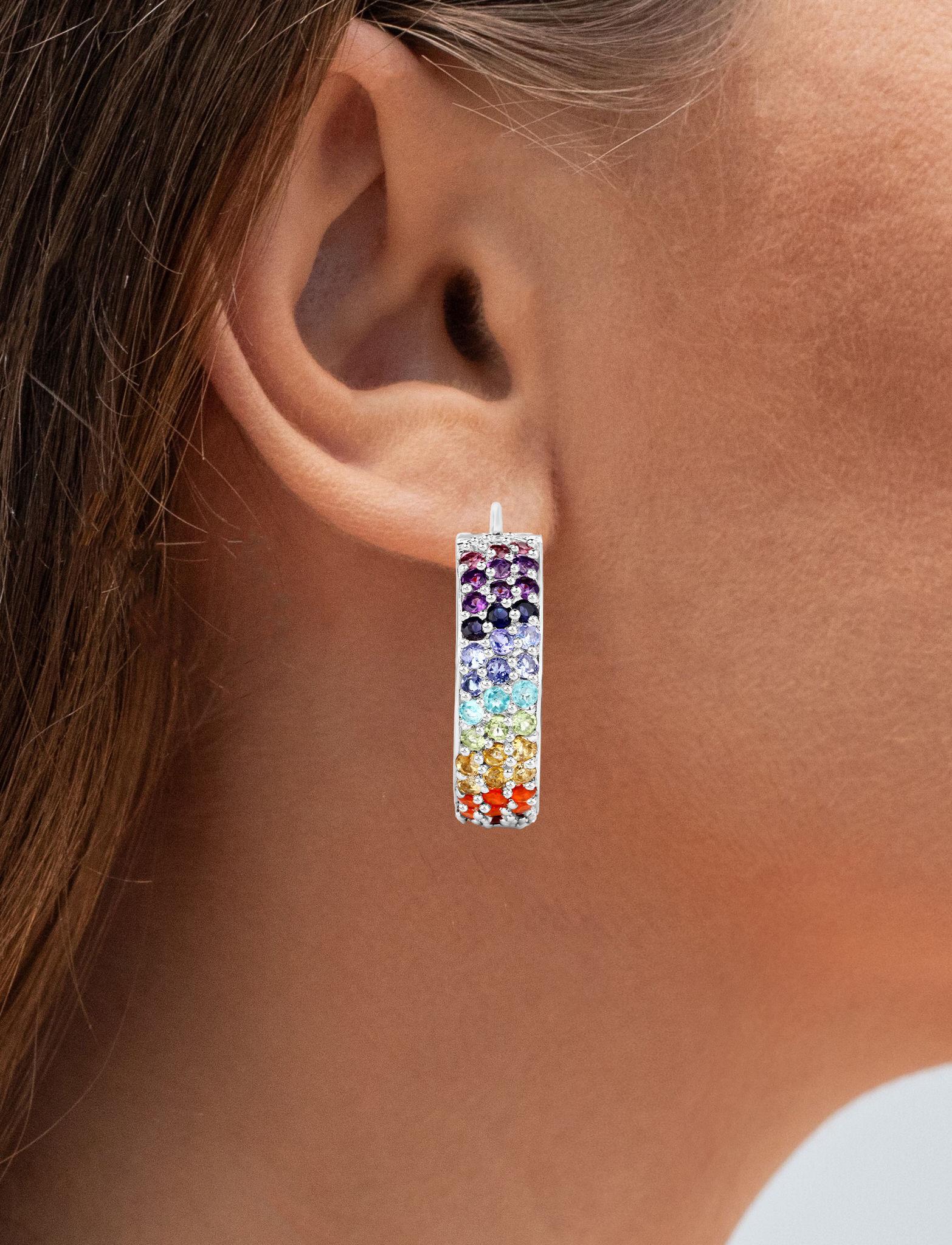 Pendientes Racimo de Piedras Multicolores 8,8 Quilates Plata Chapada en Oro Blanco de 18 Quilates Contemporáneo en venta
