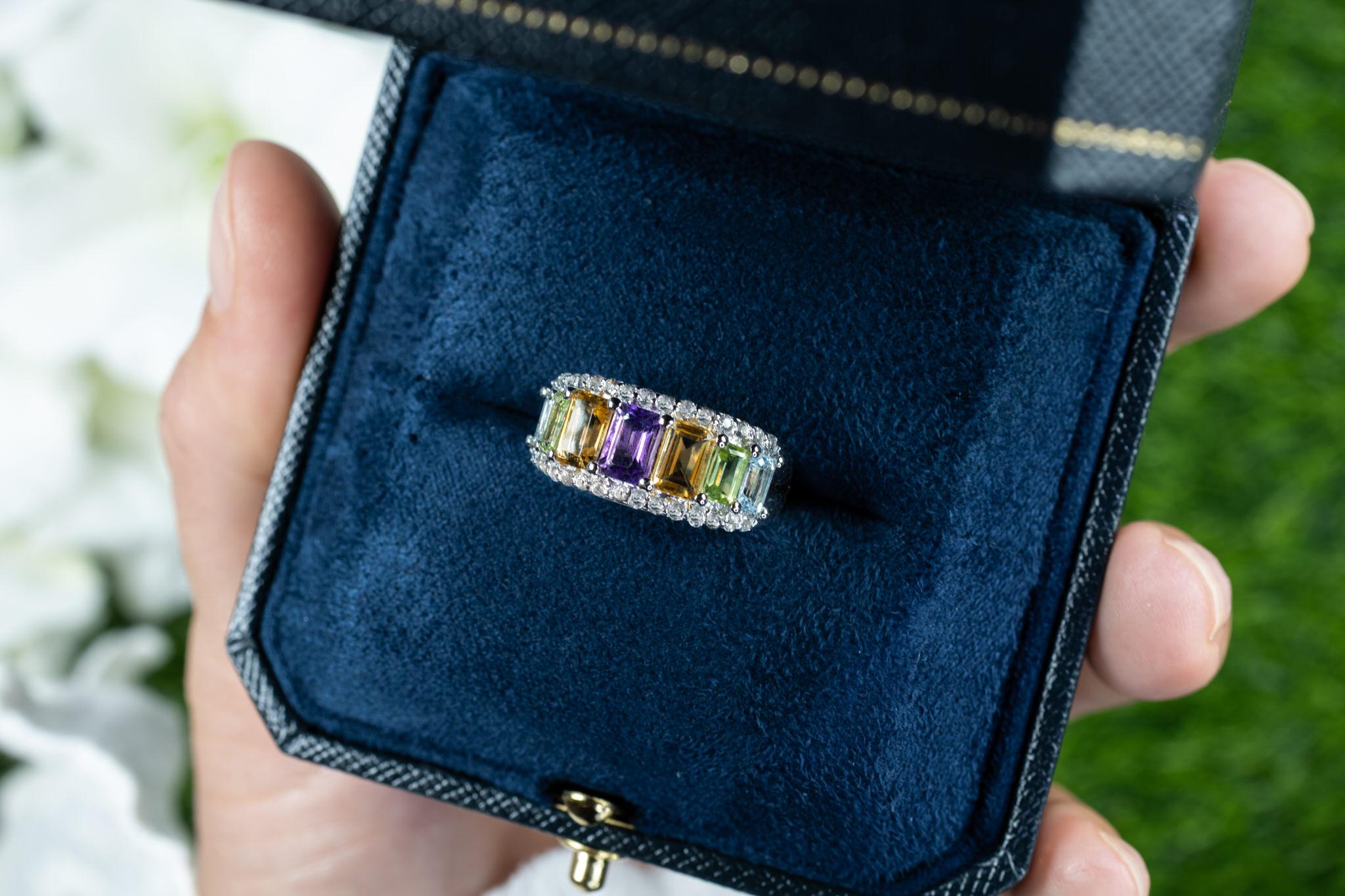 Contemporary Multicolored Gemstones Ring Amethyst Citrine Peridot Topaz 3.6 Carats Silver For Sale