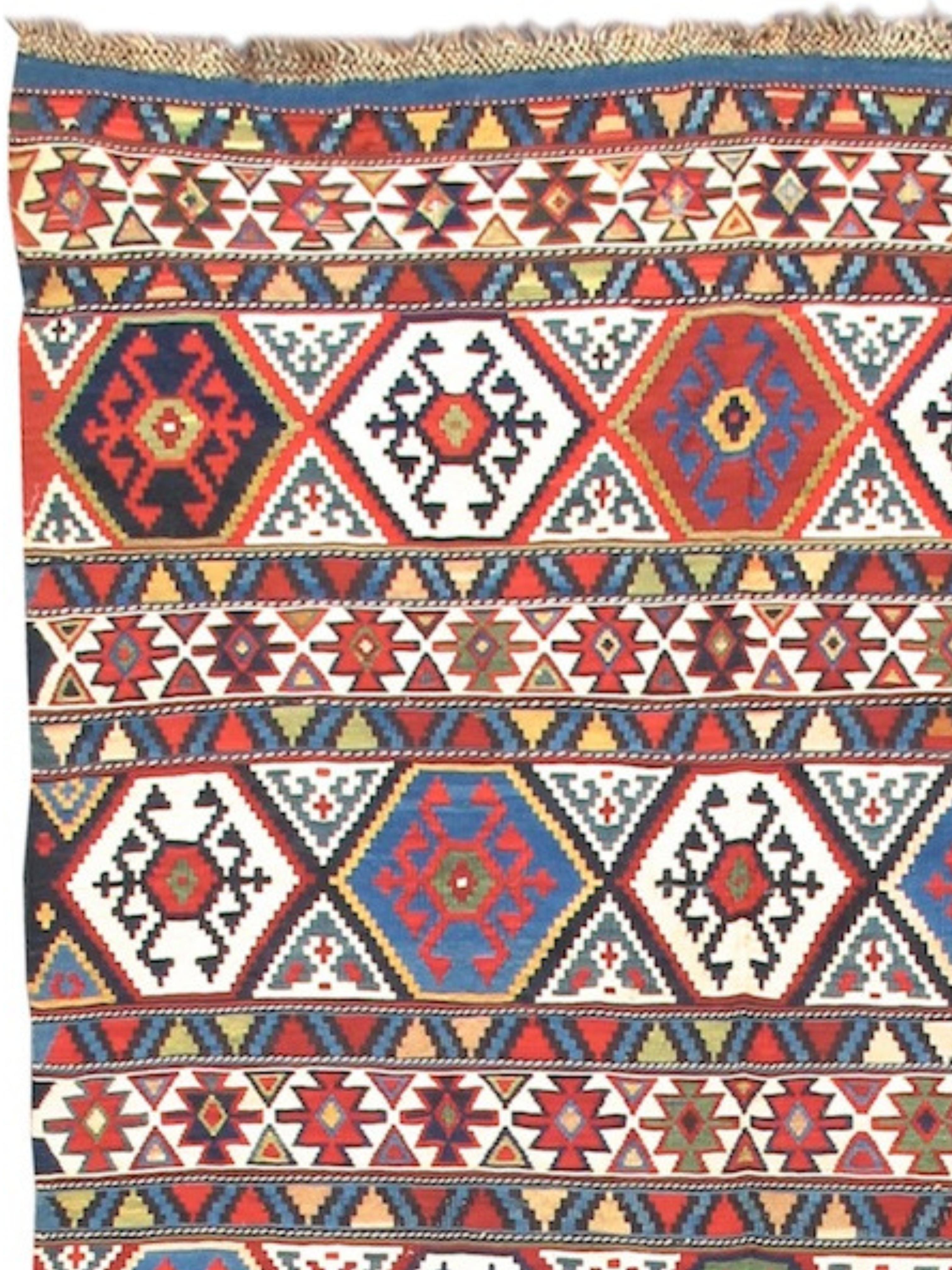 Kilim geométrico multicolor de Shirvan, finales del siglo XIX Anudado a mano en venta