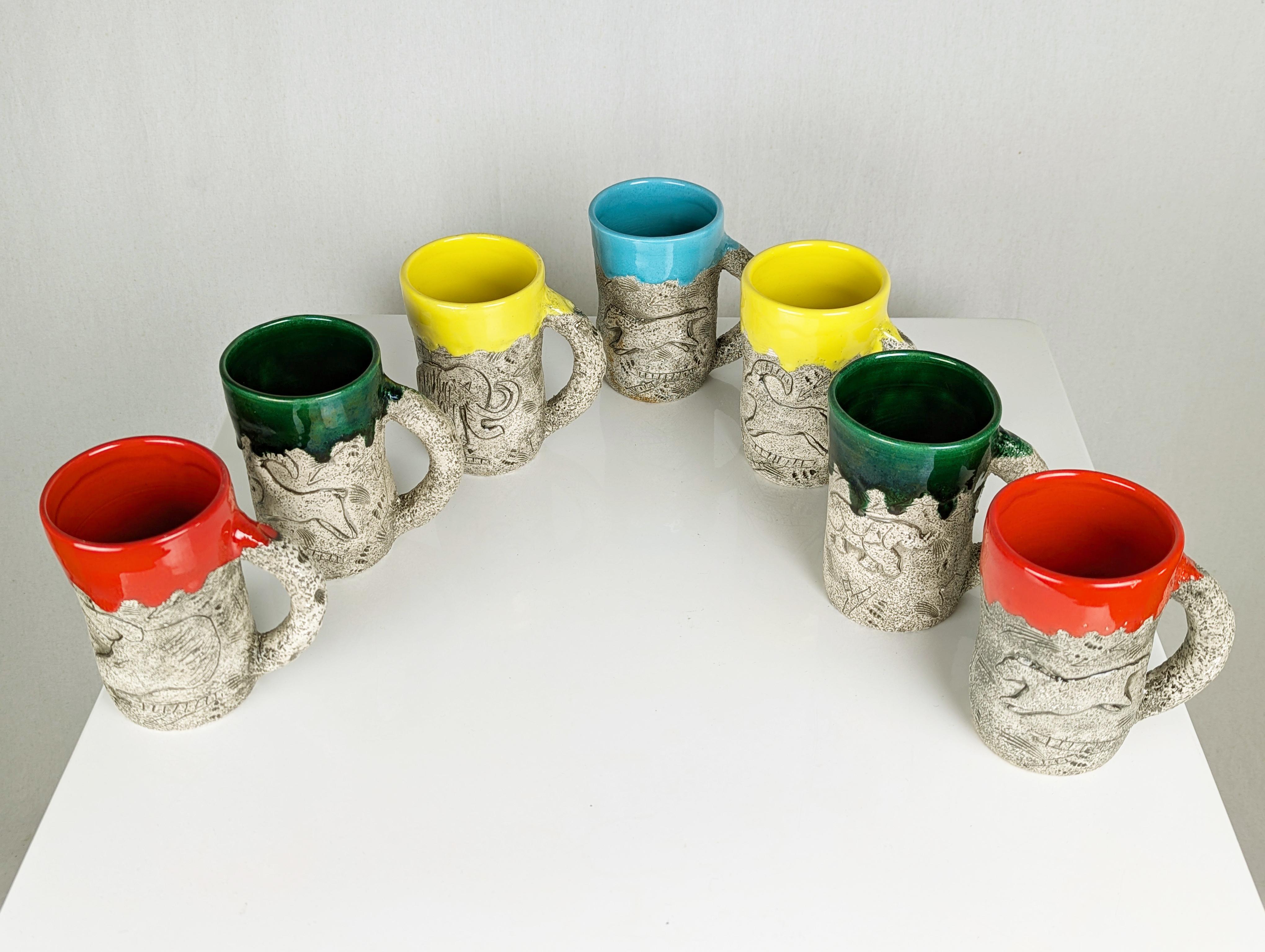 Ensemble de 8 tasses modernes du milieu du siècle dernier en céramique émaillée multicolore de Francis Triay Bon état - En vente à Varese, Lombardia