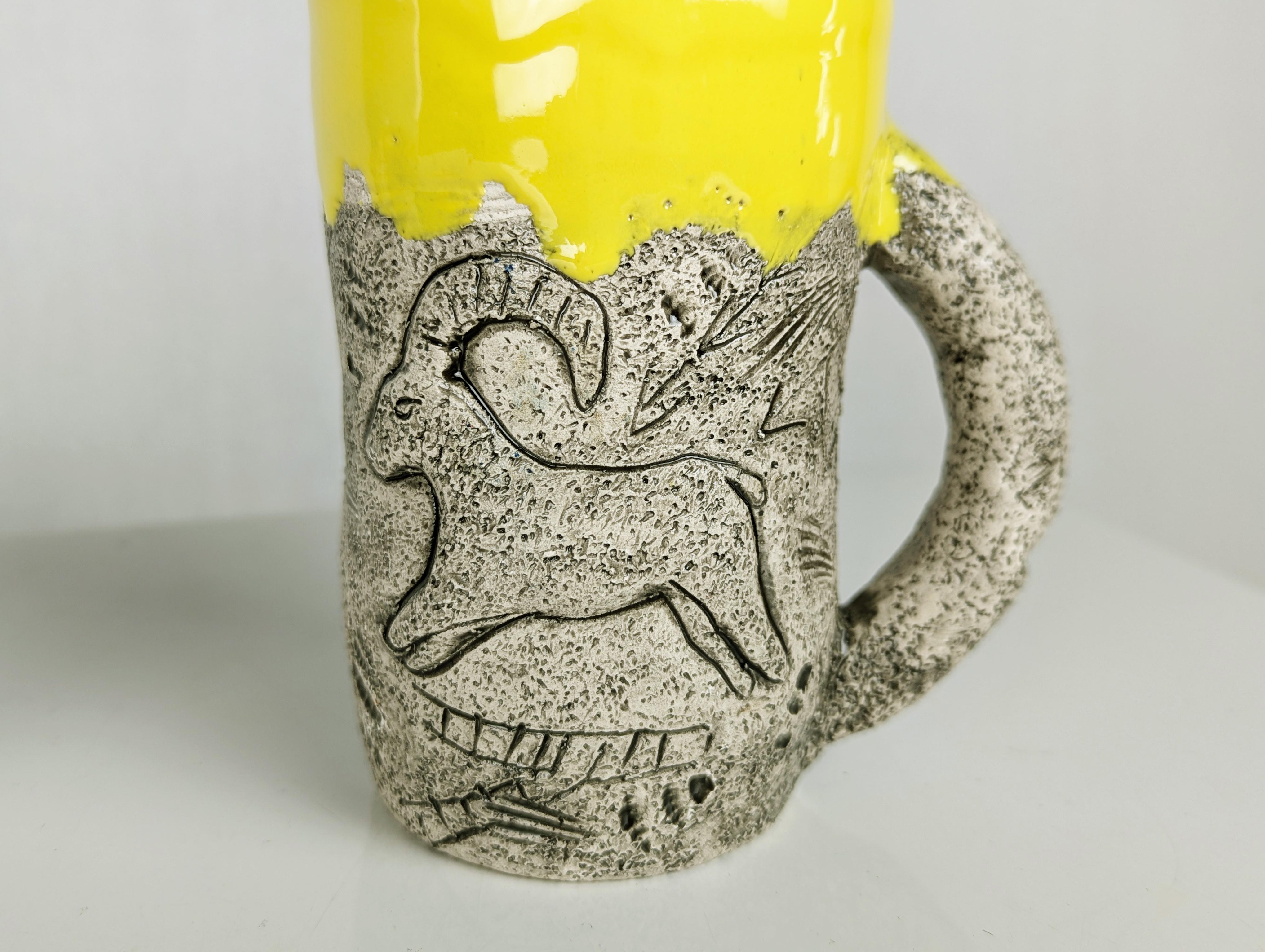 Ensemble de 8 tasses modernes du milieu du siècle dernier en céramique émaillée multicolore de Francis Triay en vente 1