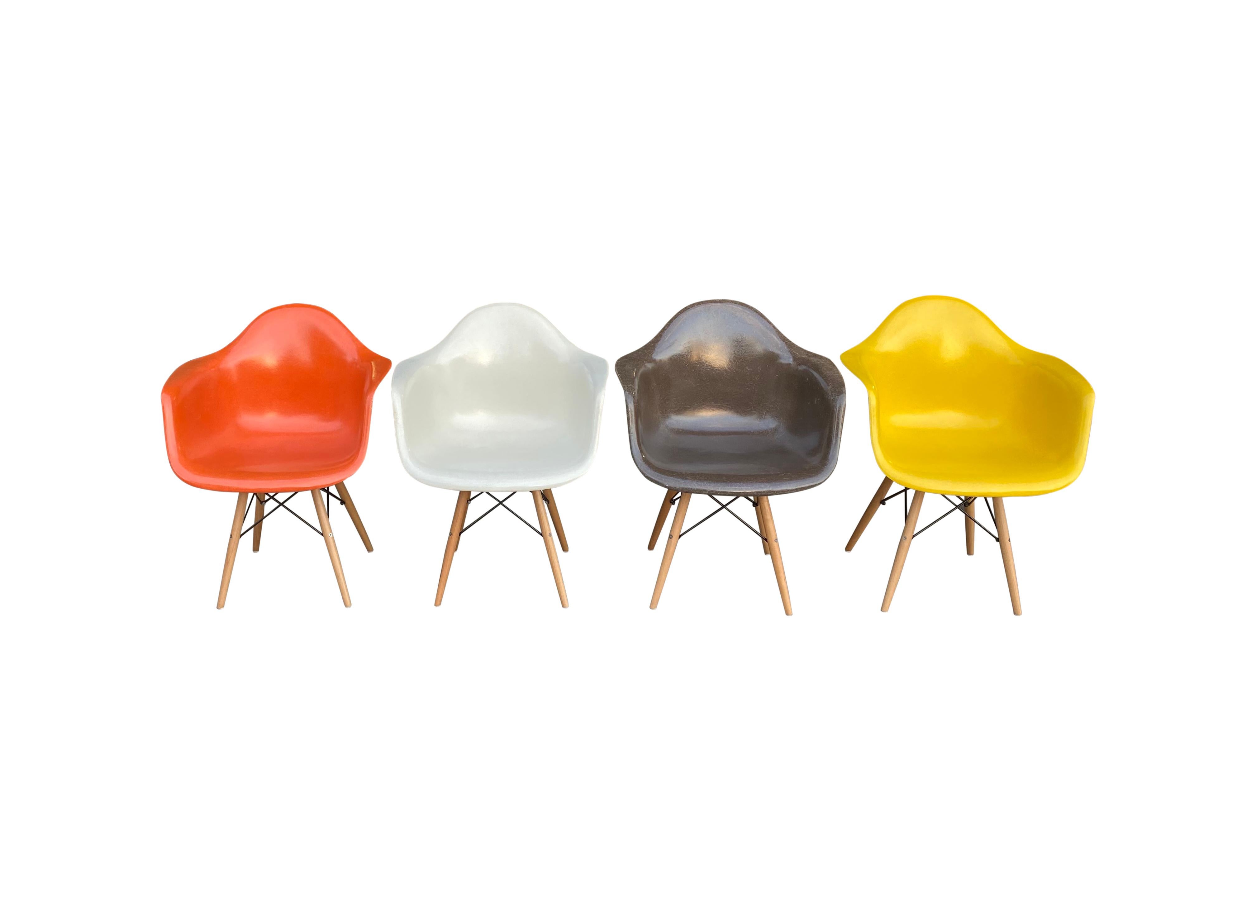 Multicolored Herman Miller Eames Dining Chair Set 4