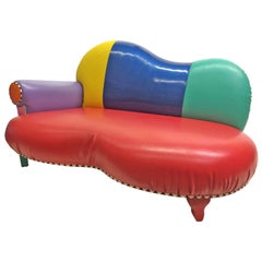 Mehrfarbiges:: von Memphis inspiriertes Sofa des Designers Harry Siegel aus Los Angeles