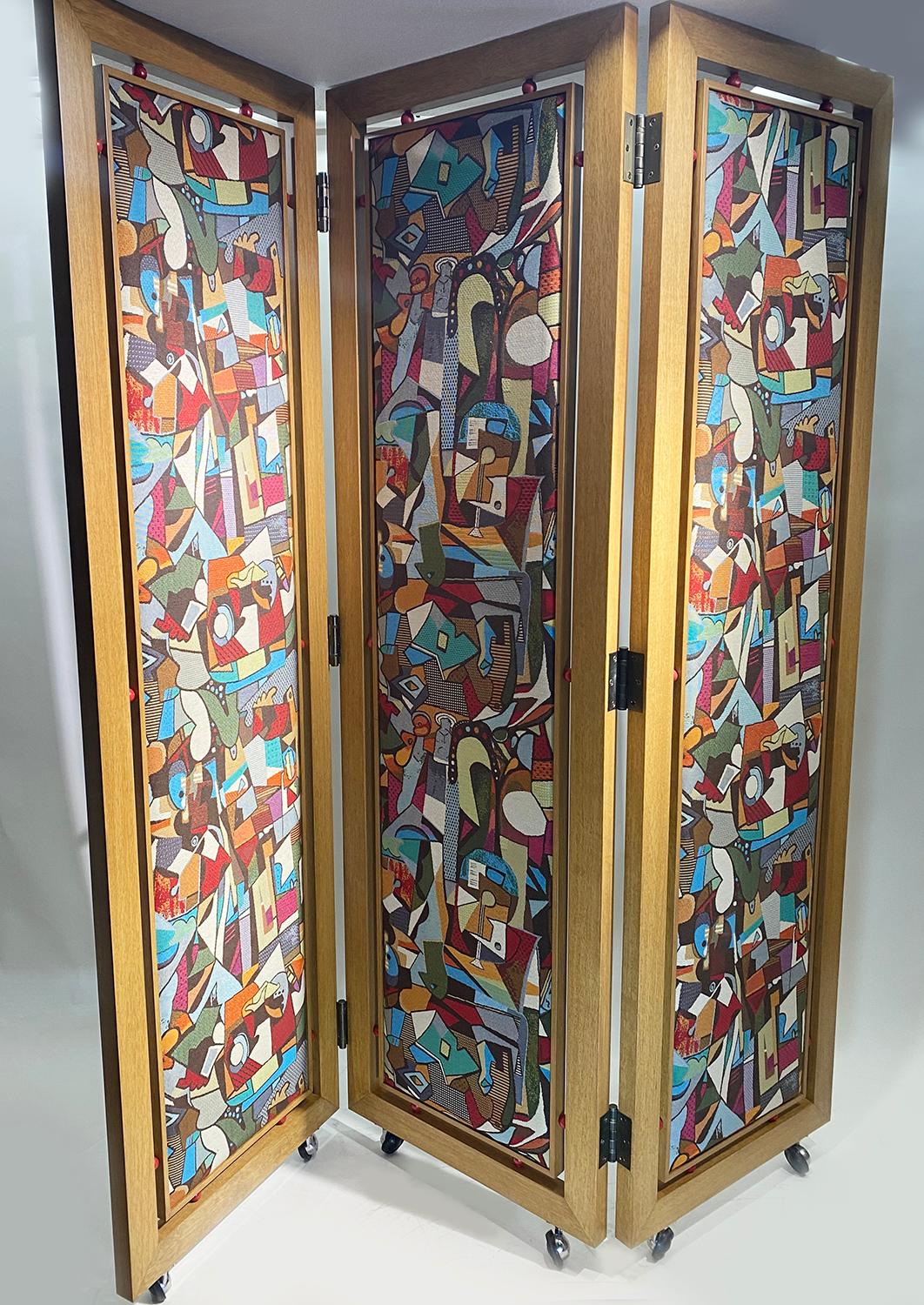 Three panel screen divider, can elegantly define your space with colorful atmosphere
the three panels are double-sided upholstered in high quality French geometric design fabric and framed in solid wood, it has 6 wheels for better