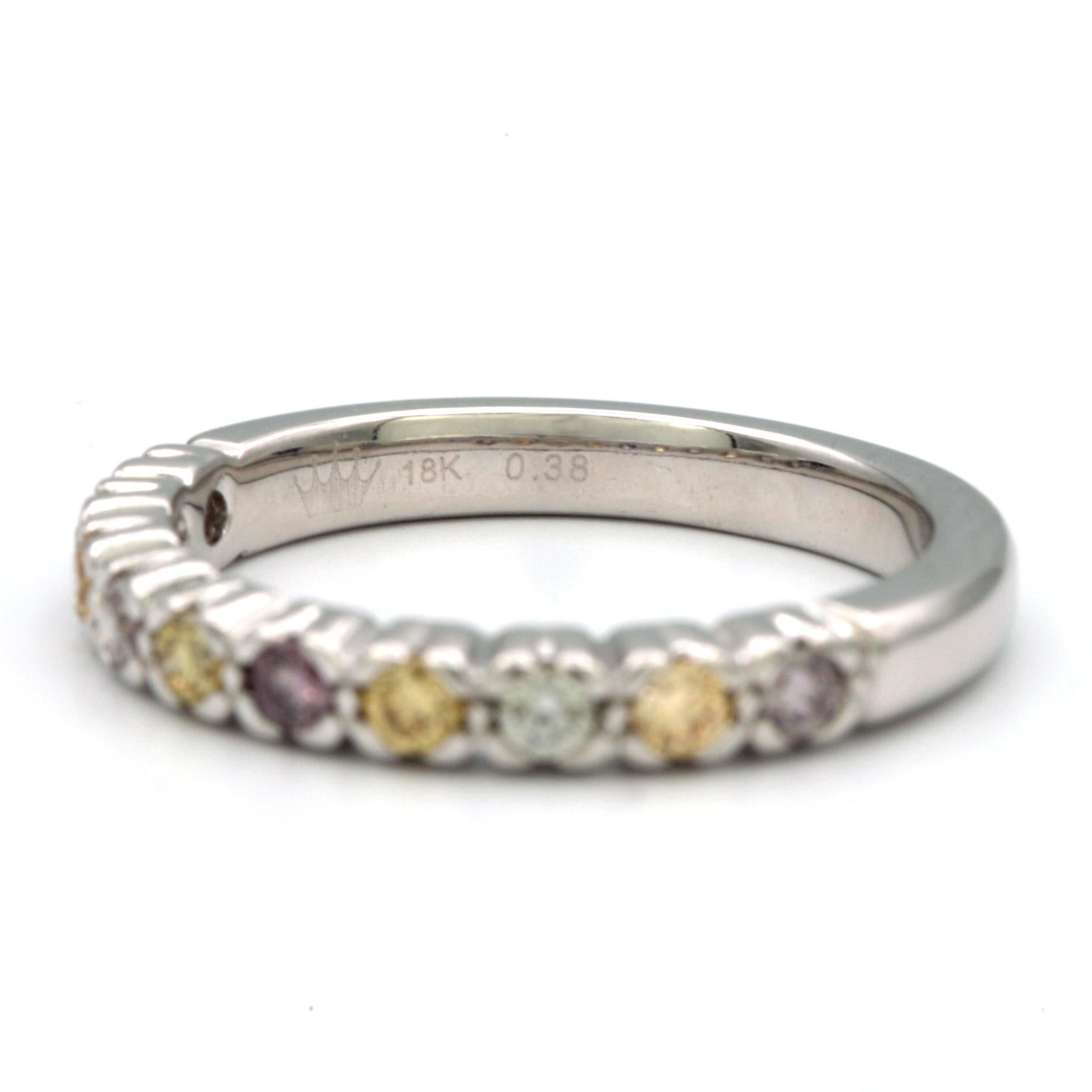 Multicolored Natural Round Diamonds Band in 18 Karat White Gold Ring In New Condition For Sale In Los Angeles, CA