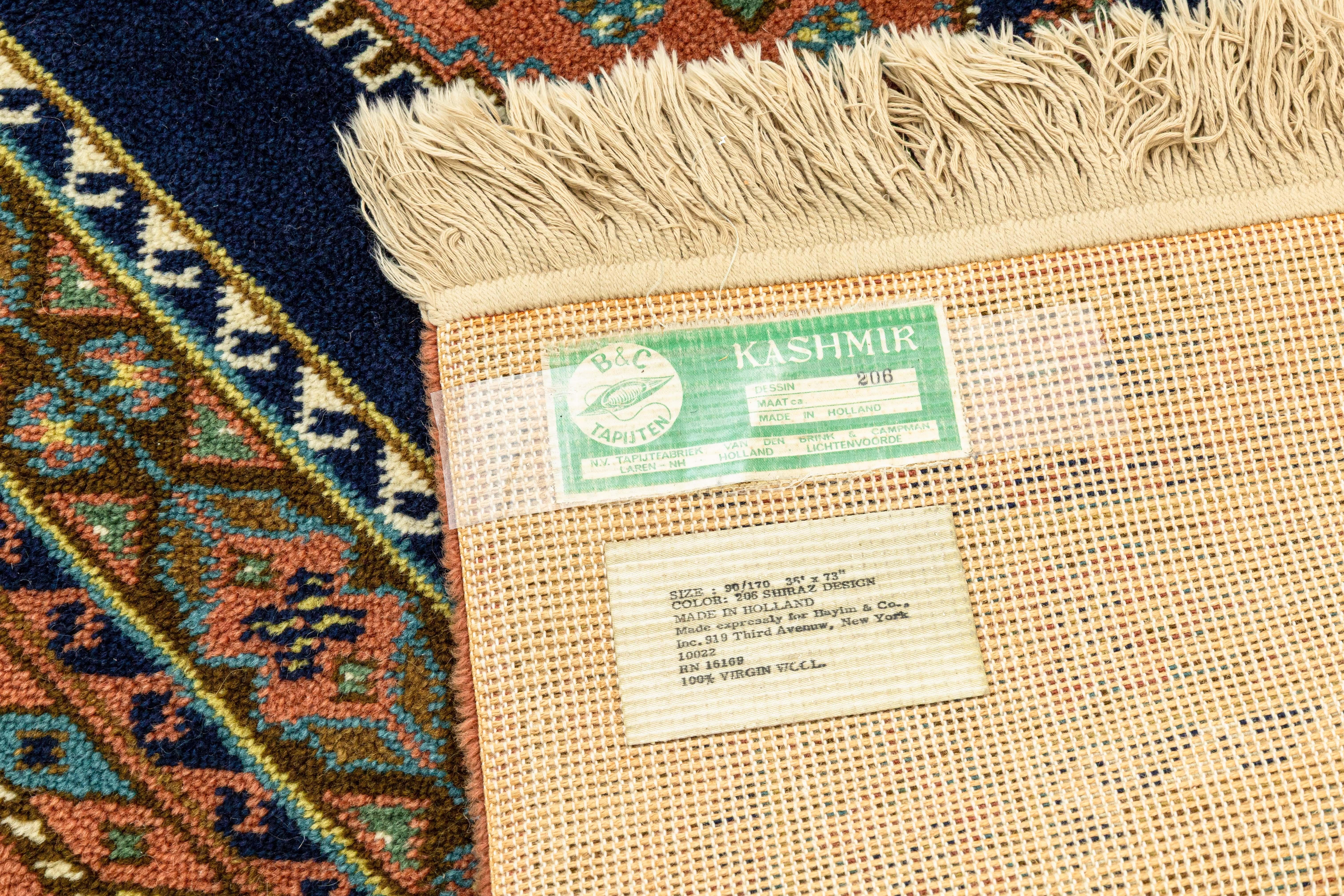 Tissu Tapis multicolore fabriqué à la main en Hollande avec étiquettes 3 pieds x 7 pieds en vente