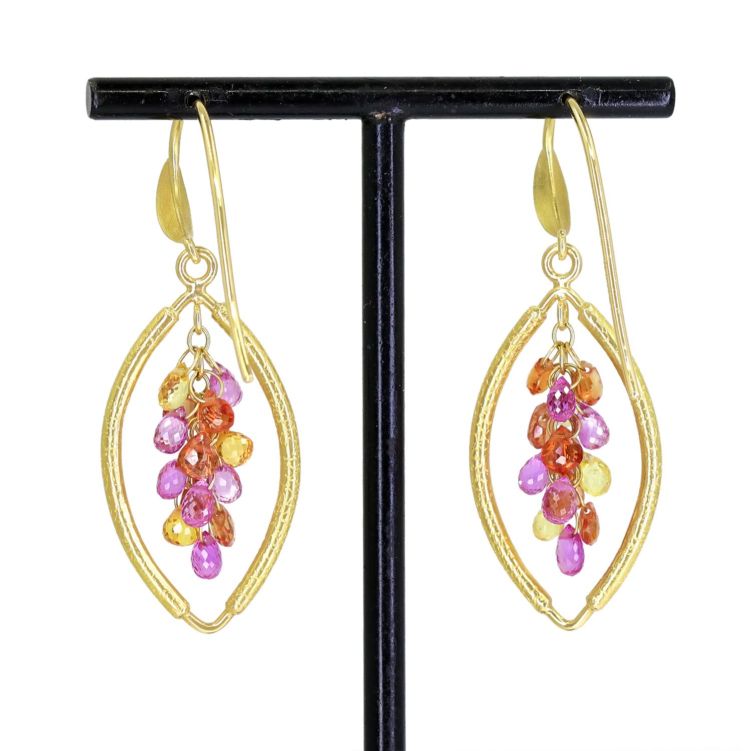 Mehrfarbige Saphir Briolette Gold Navette Tropfenohrringe, Barbara Heinrich Damen im Angebot