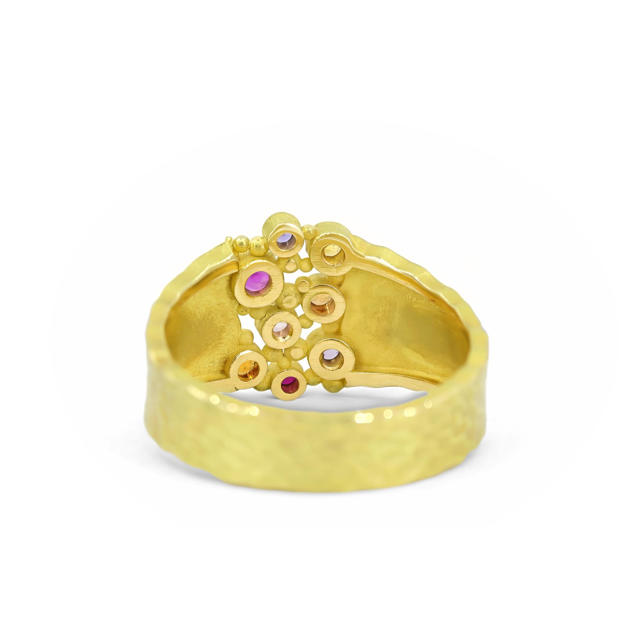 Anello Ghiacciaio scolpito in oro giallo con zaffiro multicolore, Barbara Heinrich 2025 In condizioni Nuovo in vendita a Dallas, TX