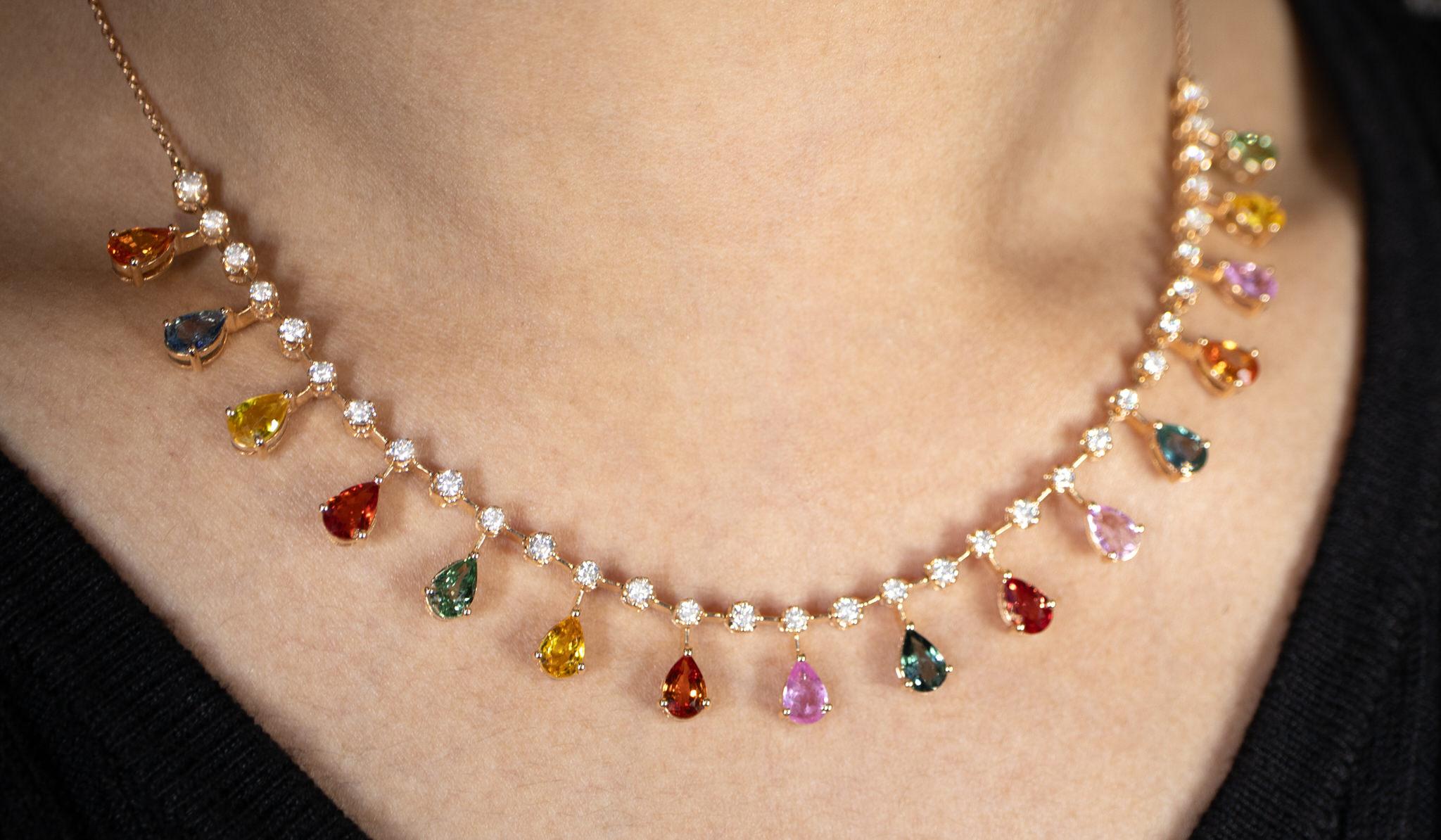 Mehrfarbige Saphir- und Diamanten-Halskette 8.7 Karat 18K Gold (Tropfenschliff) im Angebot