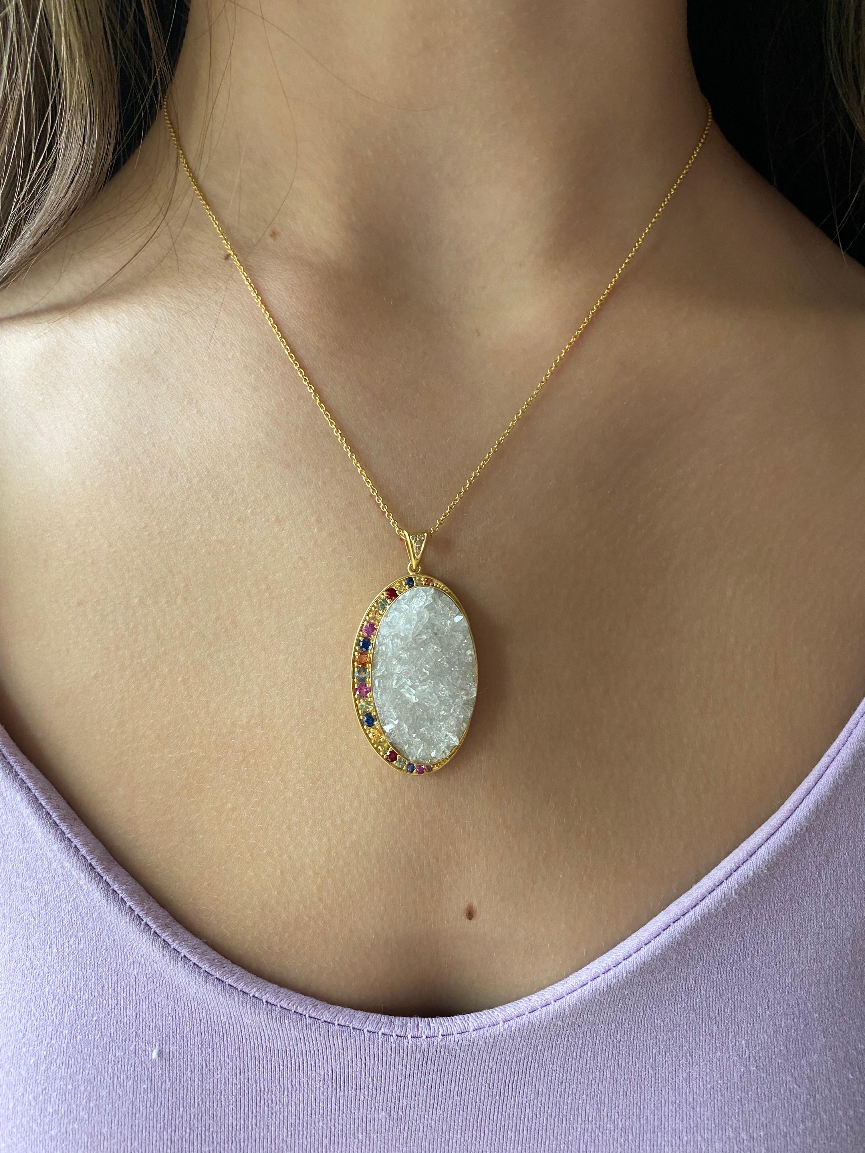Multicolored Sapphires, Crystal Quartz, 18 karat Gold Oval Pendant Necklace In New Condition For Sale In Winnetka, IL