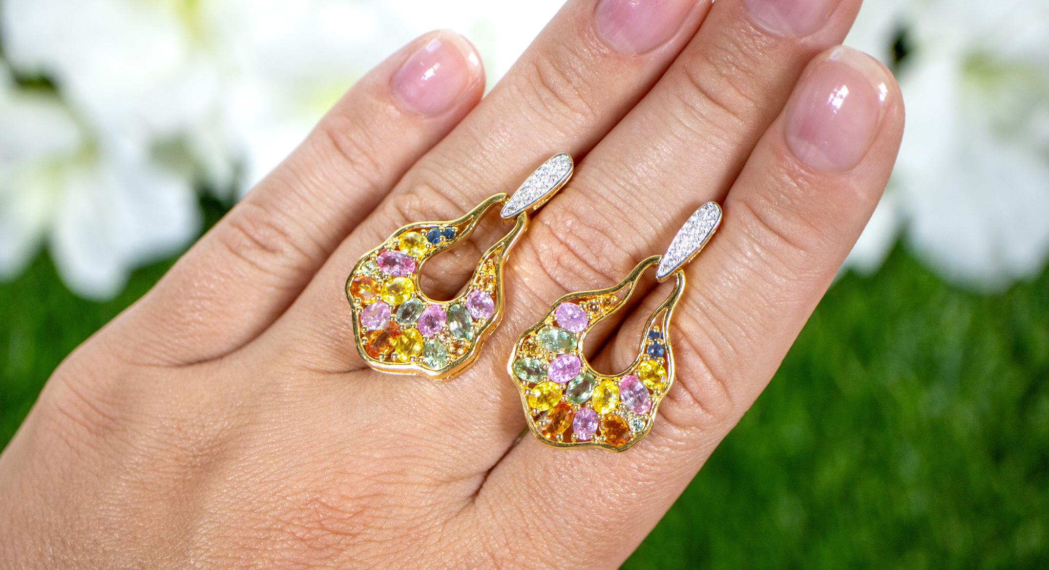 Pendants d'oreilles en or 14 carats avec saphirs multicolores et zircon blanc 5,7 carats Excellent état - En vente à Laguna Niguel, CA