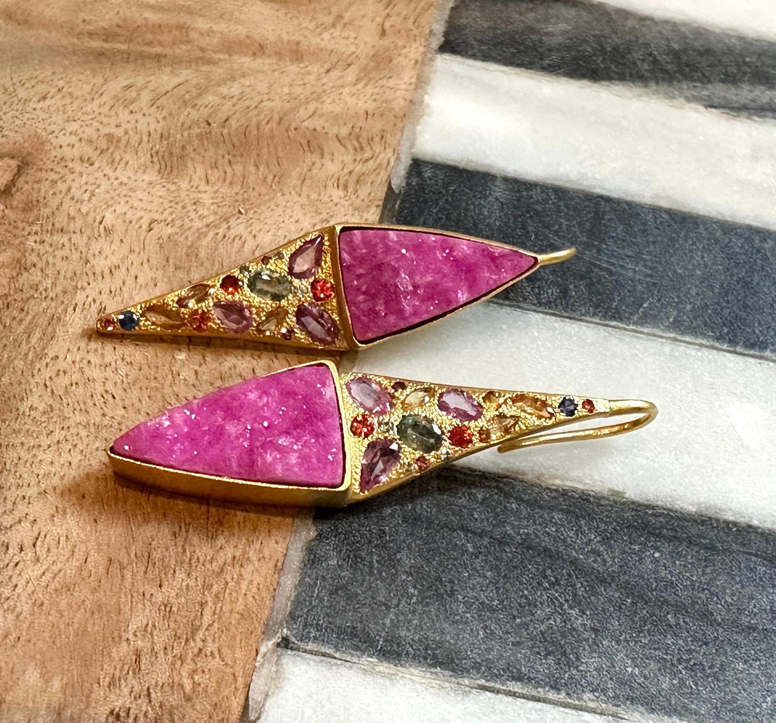 Multicolored Sapphires, Pink Quartz and 18kt Gold Earrings by Lauren Harper In New Condition For Sale In Winnetka, IL