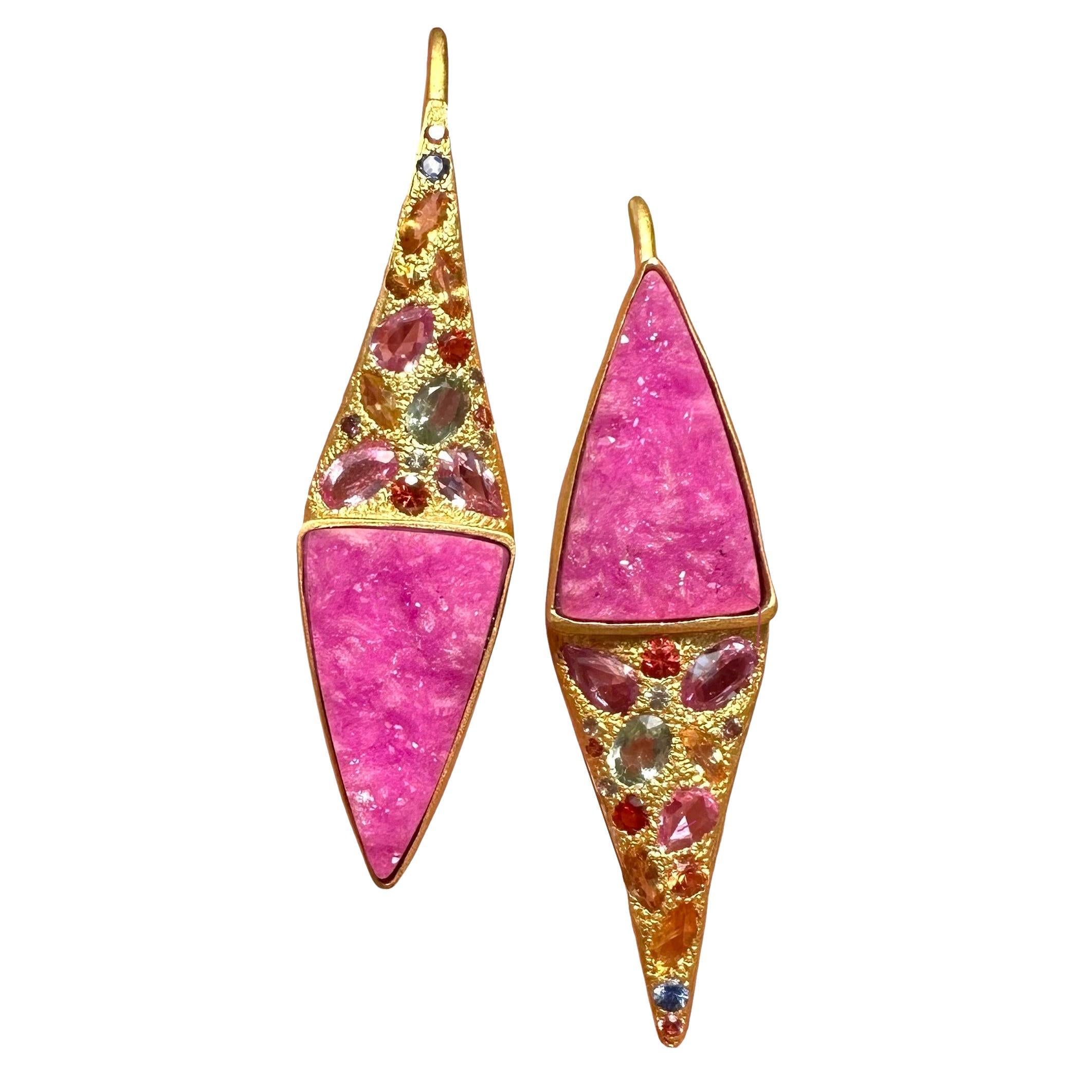Boucles d'oreilles en saphirs multicolores, quartz rose et or 18kt par Lauren Harper