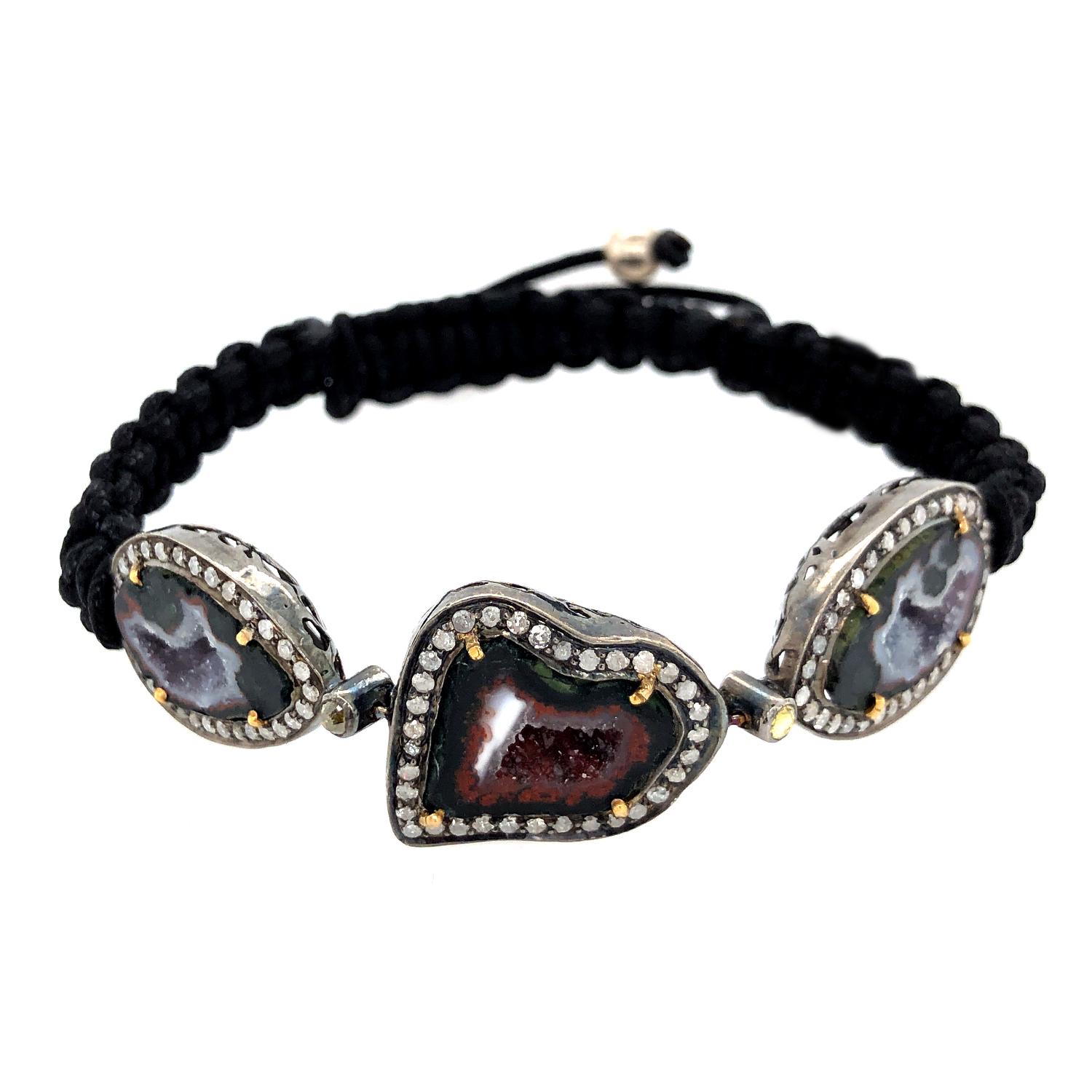 Multicolored Sliced Geode Macrame Bracelet With Diamonds In 18k Gold & Silver In New Condition For Sale In New York, NY