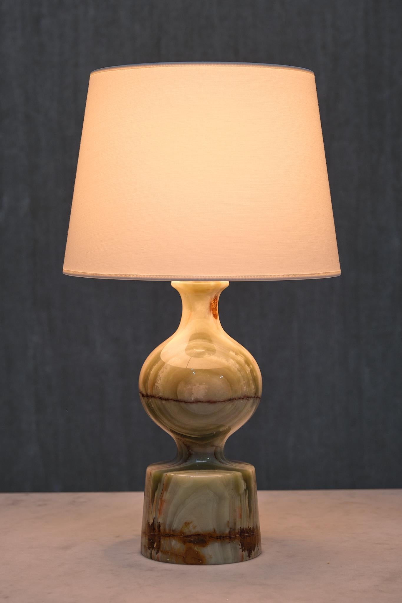 Mid-Century Modern Multicolored Solid Onyx Table Lamp with Ivory Shade, Italy, 1970s For Sale