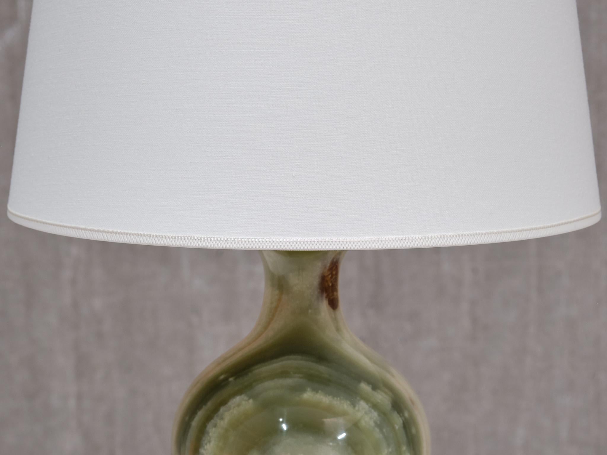 Multicolored Solid Onyx Table Lamp with Ivory Shade, Italy, 1970s In Good Condition For Sale In The Hague, NL