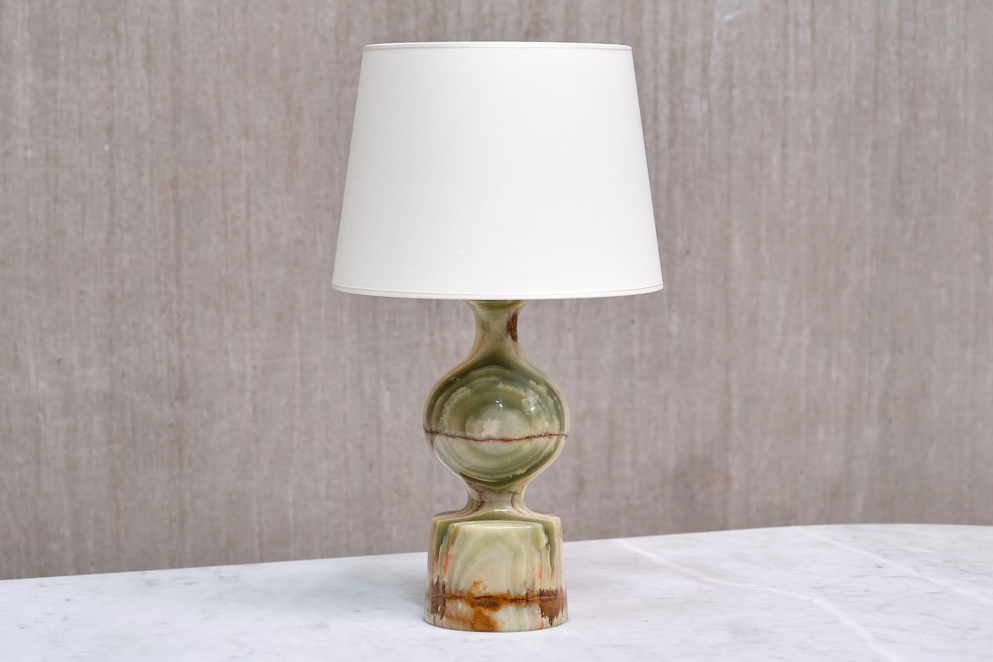 Multicolored Solid Onyx Table Lamp with Ivory Shade, Italy, 1970s For Sale 2