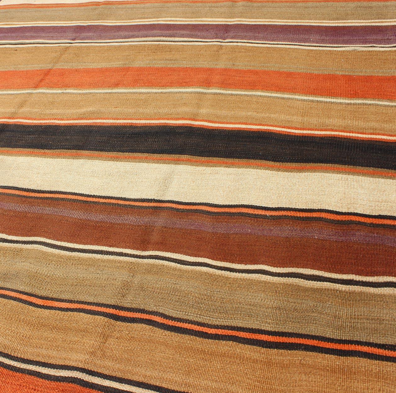 Grand tapis Kilim vintage multicolore à rayures en vente 2