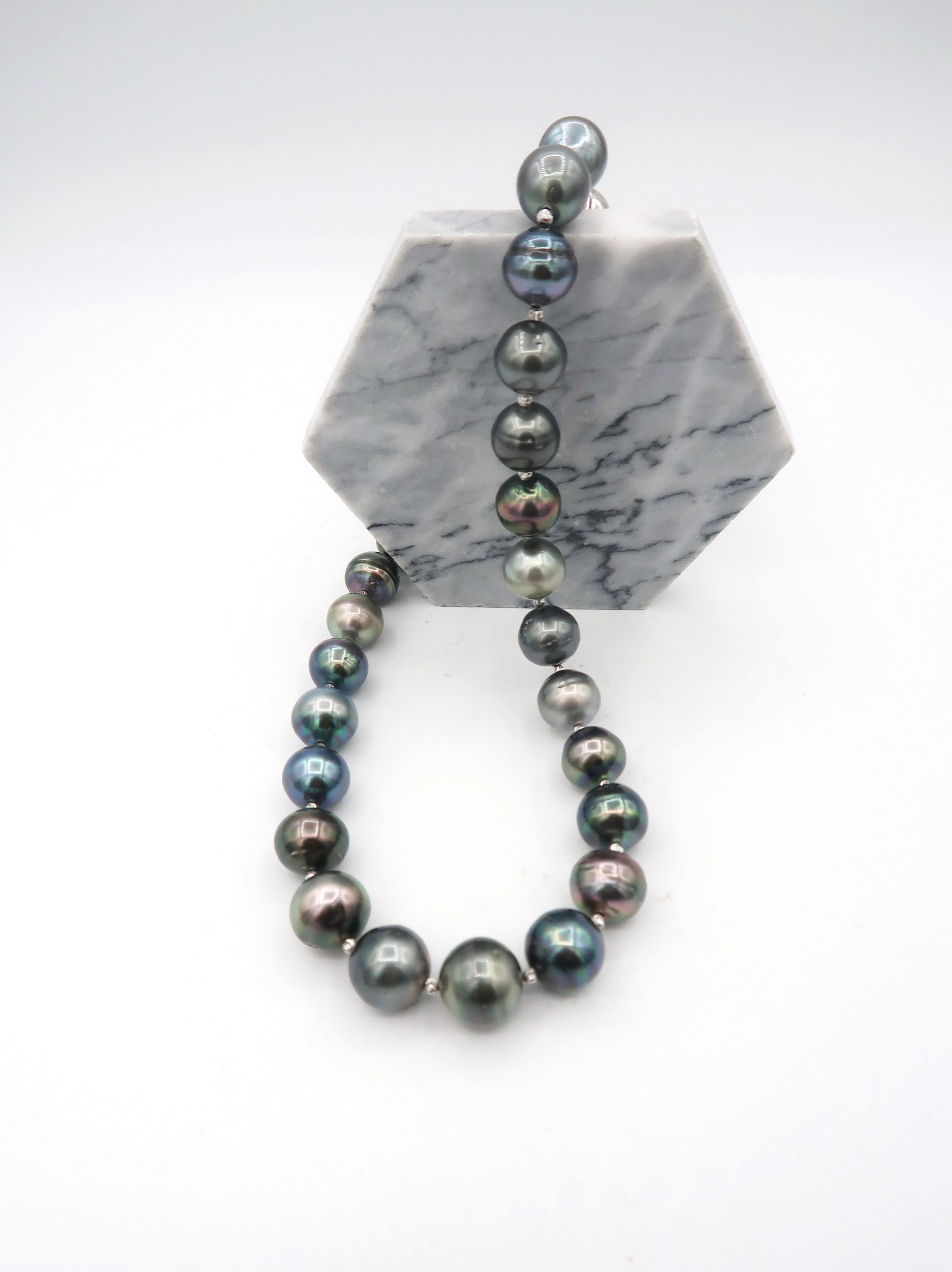 Women's Multicolour Tahitian Pearl Necklace with Faceted 18k White Gold Beads For Sale