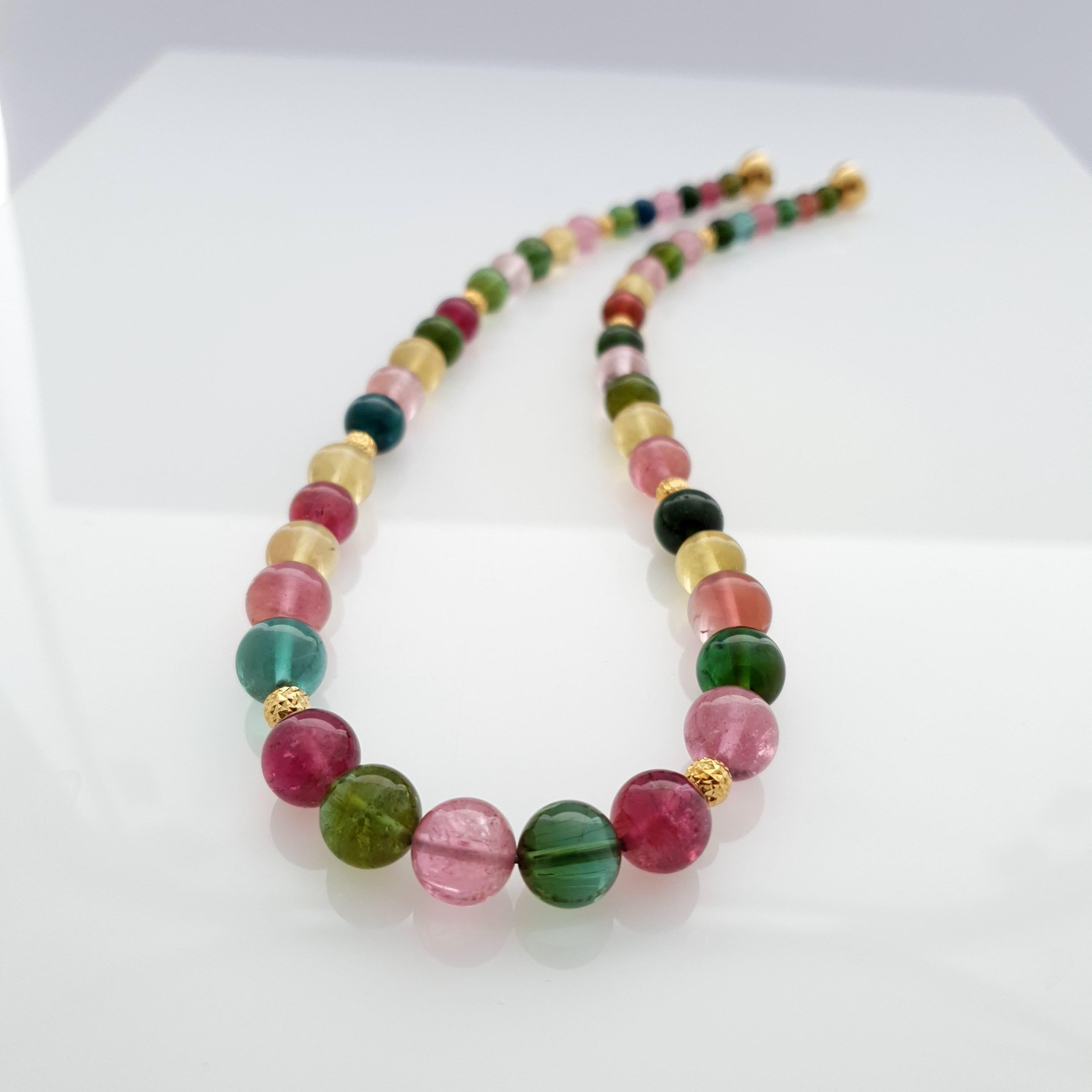 Multicolour Tourmaline Round Beaded Necklace with 18 Carat Yellow Gold In New Condition For Sale In Kirschweiler, DE