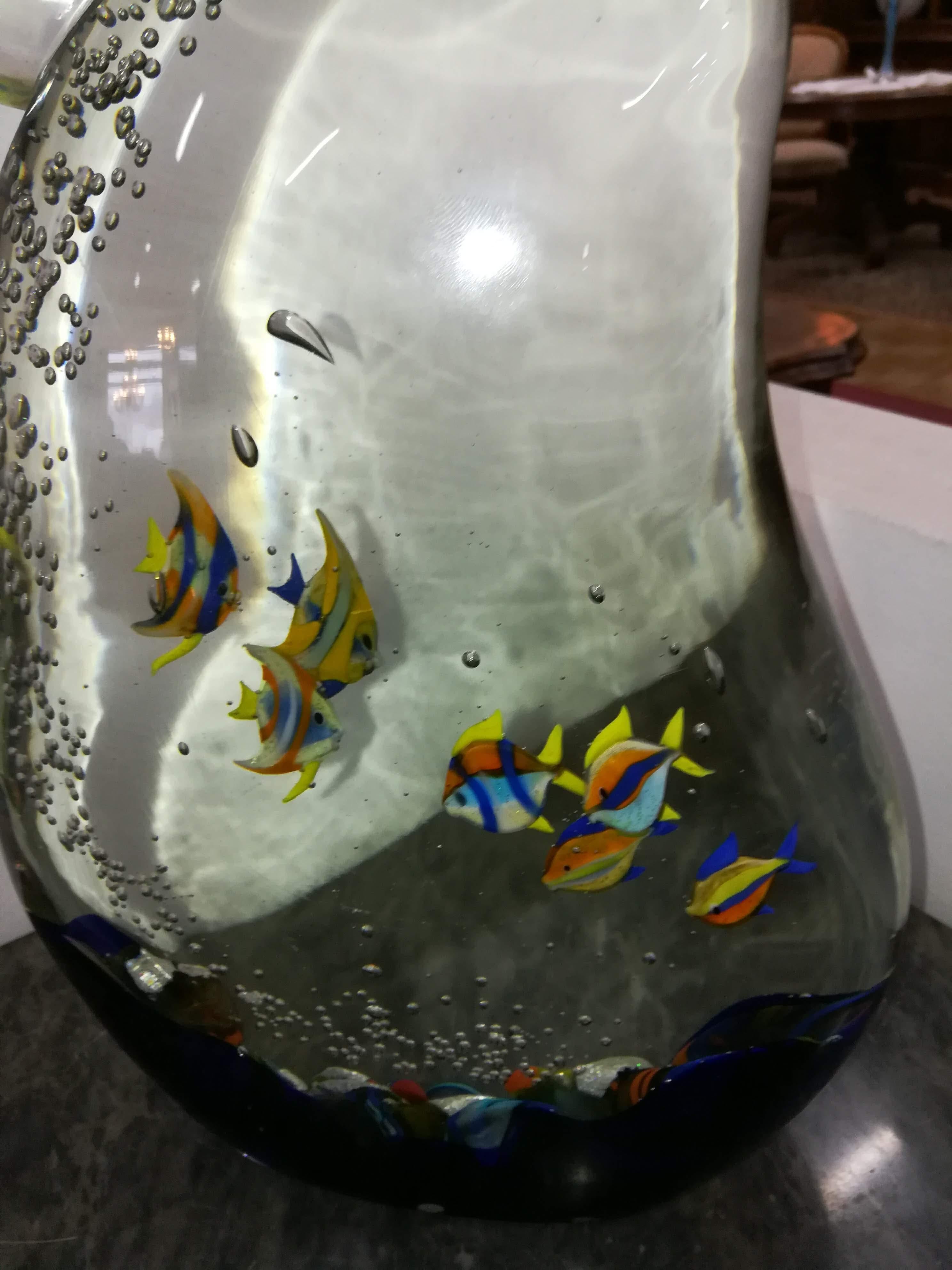 This is a blown glass aquarium made in Murano by Davide Donà.