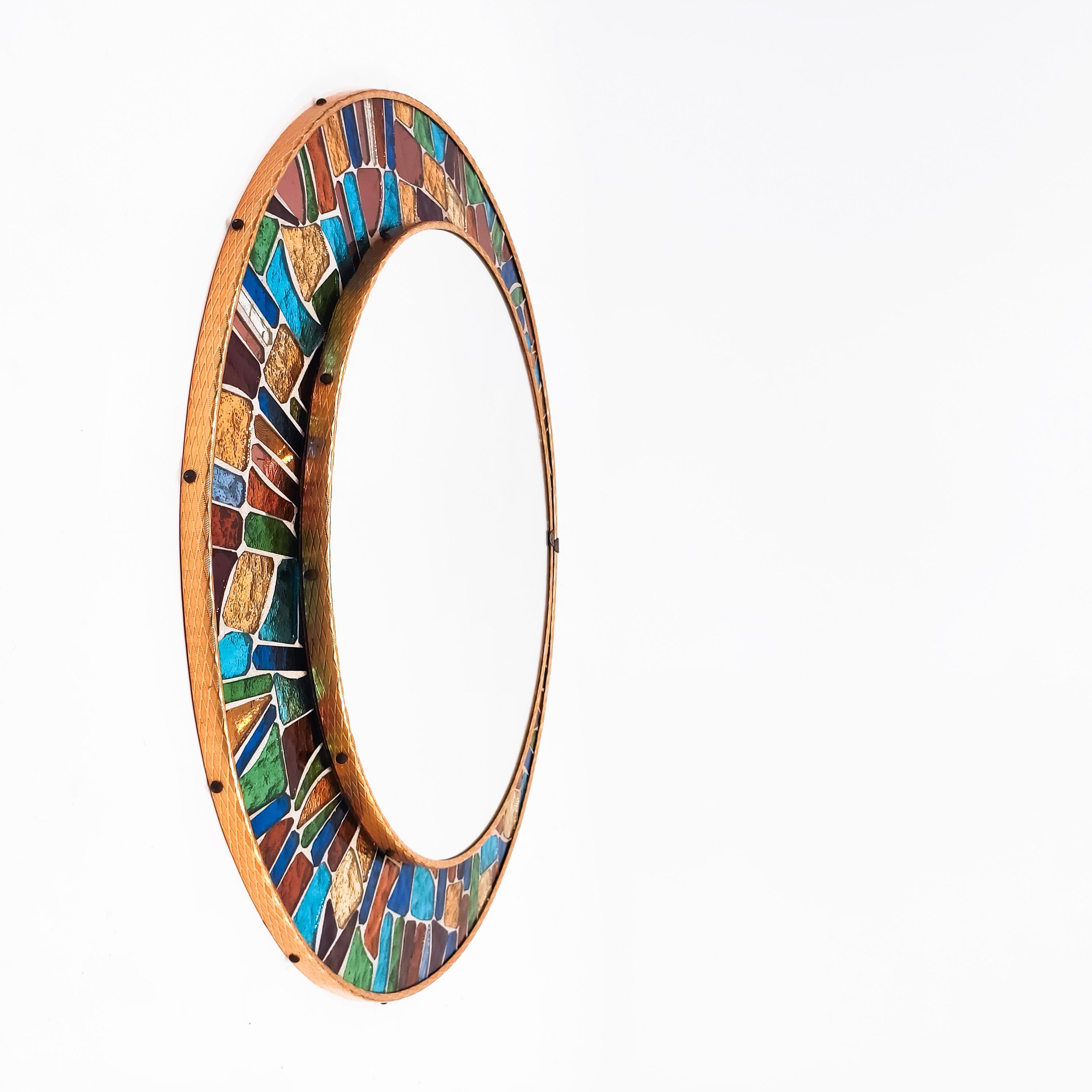 Multicoloured glass mosaic hand-crafted brutalist wall mirror, Spain, 1960s (Moderne der Mitte des Jahrhunderts) im Angebot