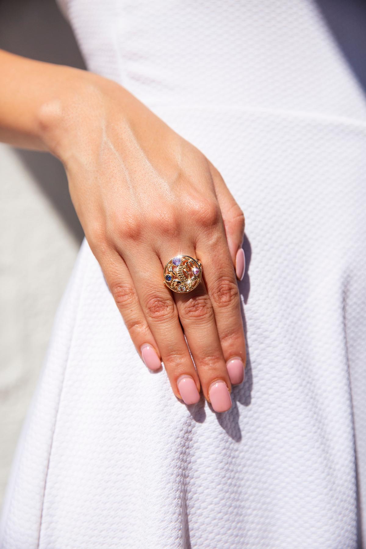 Multicoloured Round Sapphire Contemporary 14 Carat Yellow Gold Motif Ring In New Condition In Hamilton, AU