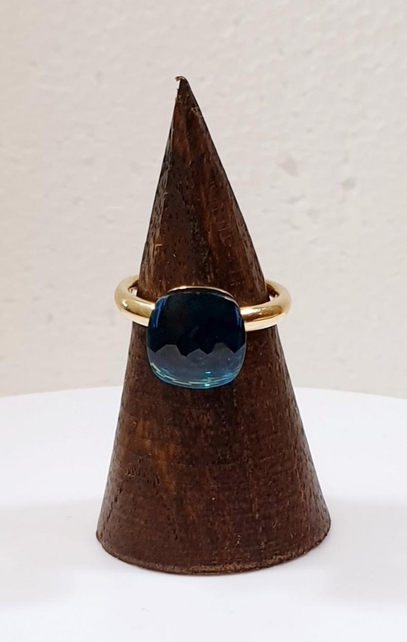Crisscut Multifaceted Blue London Topaz 18k Yellow Gold Ring For Sale