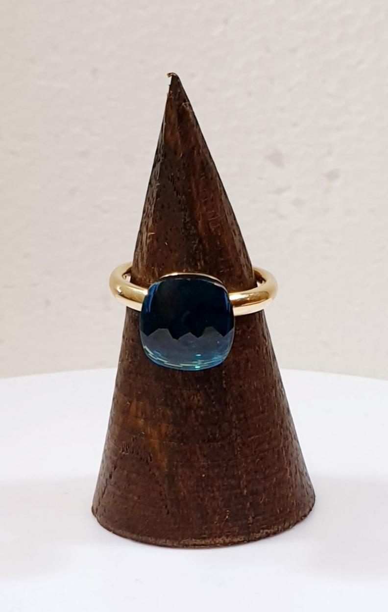 Multifaceted Blue London Topaz 18k Yellow Gold Ring In New Condition For Sale In Bilbao, ES