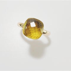 Multifaceted Lemmon Quartz 18 Karat yellow Gold Fashion Ring