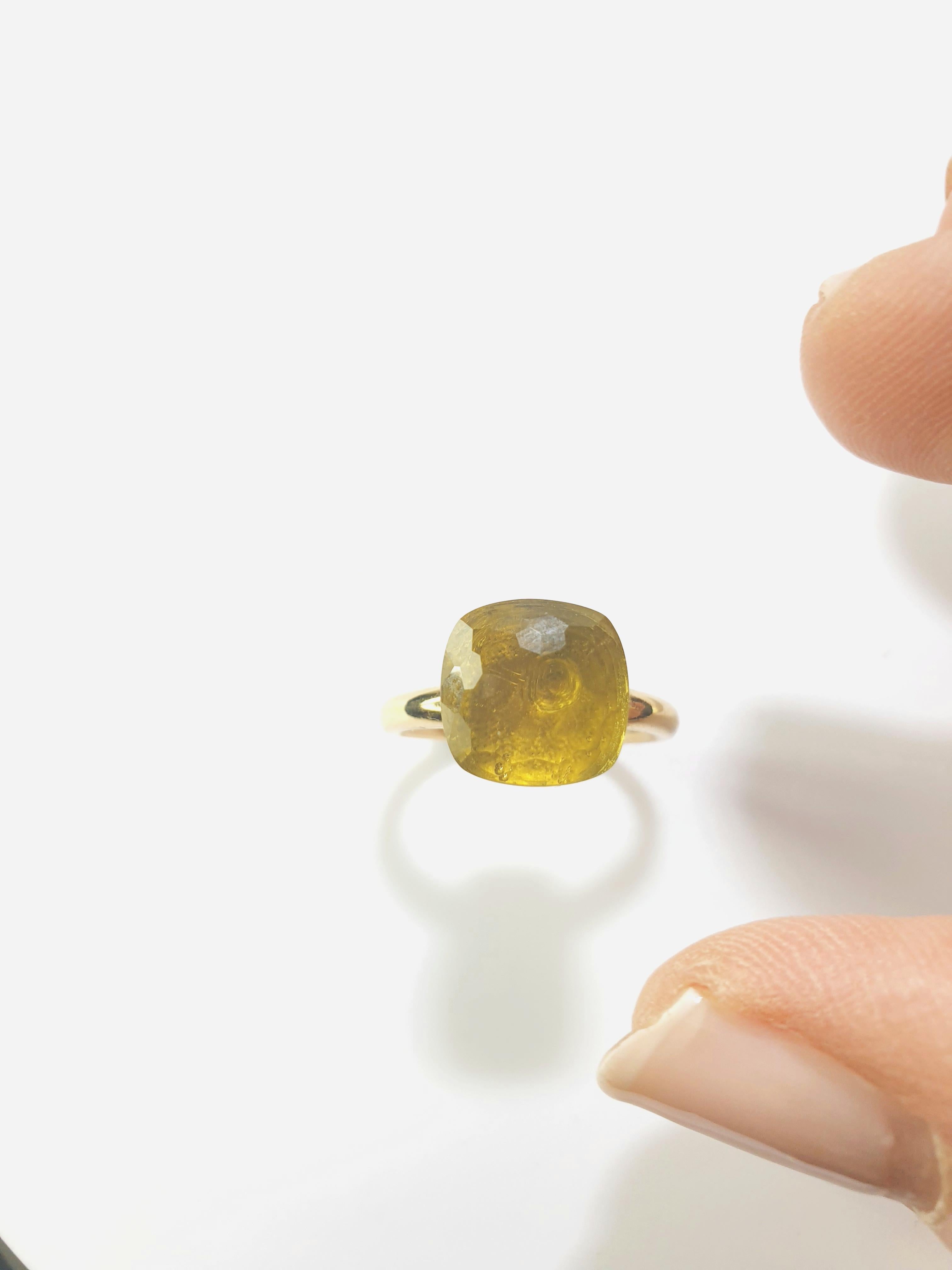Contemporary Multifaceted Lemmon Quartz 18 Karat yellow Gold Fashion Ring For Sale