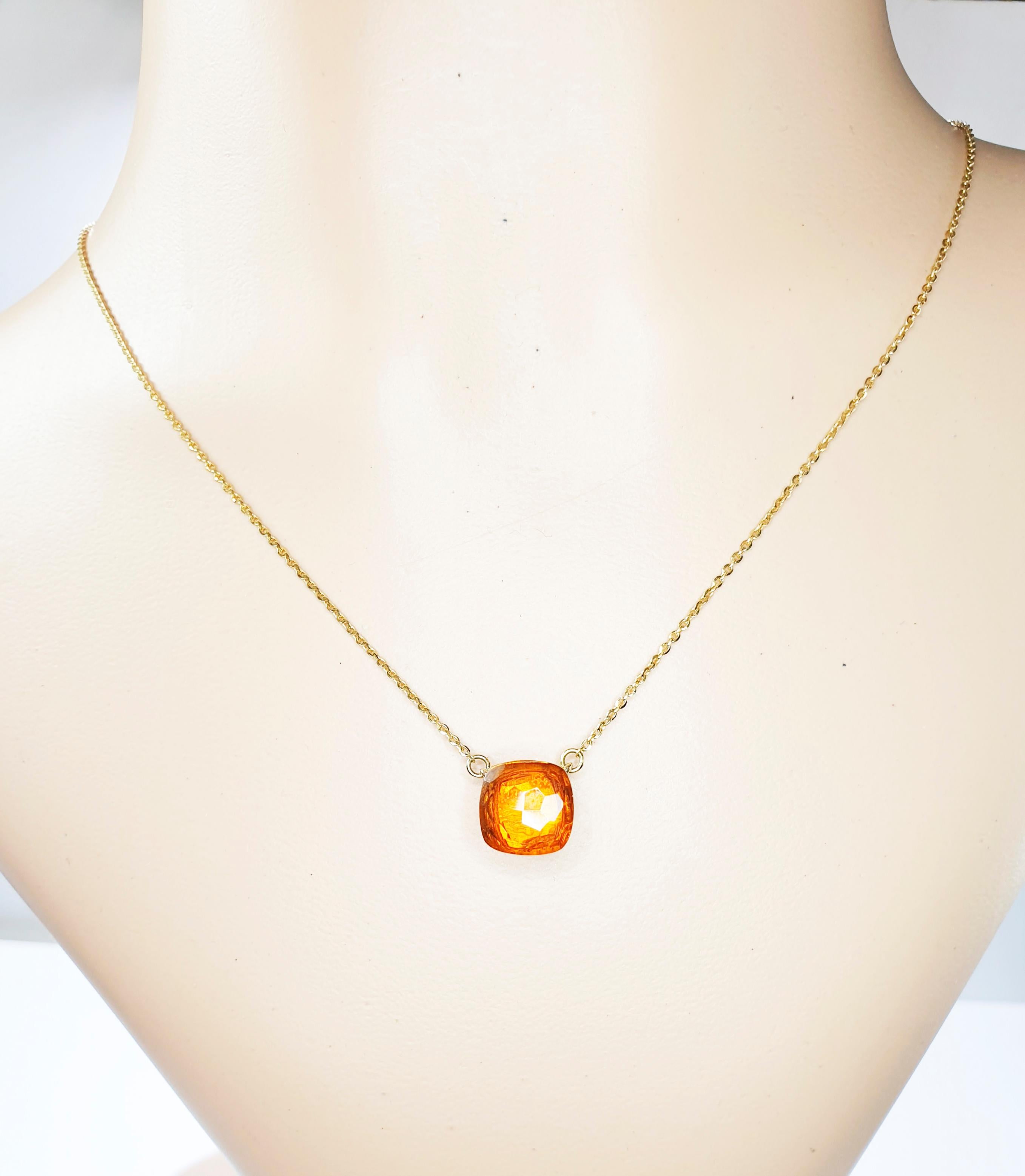 Quartz orange Chaîne pendentif en or 18kt
 Pierre 