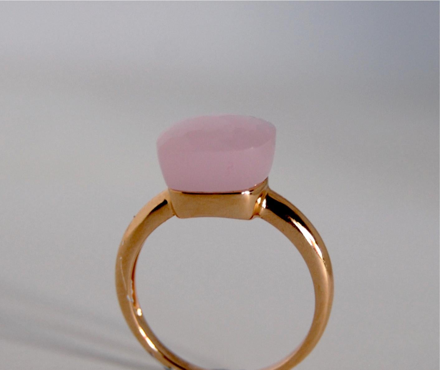 Contemporary Multifaceted Pink Quartz 18 Karat Rose Gold Dangle Ring