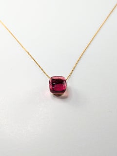 Multifaceted Rouge Quartz Pendant in 18 Karat Yellow Gold Chain