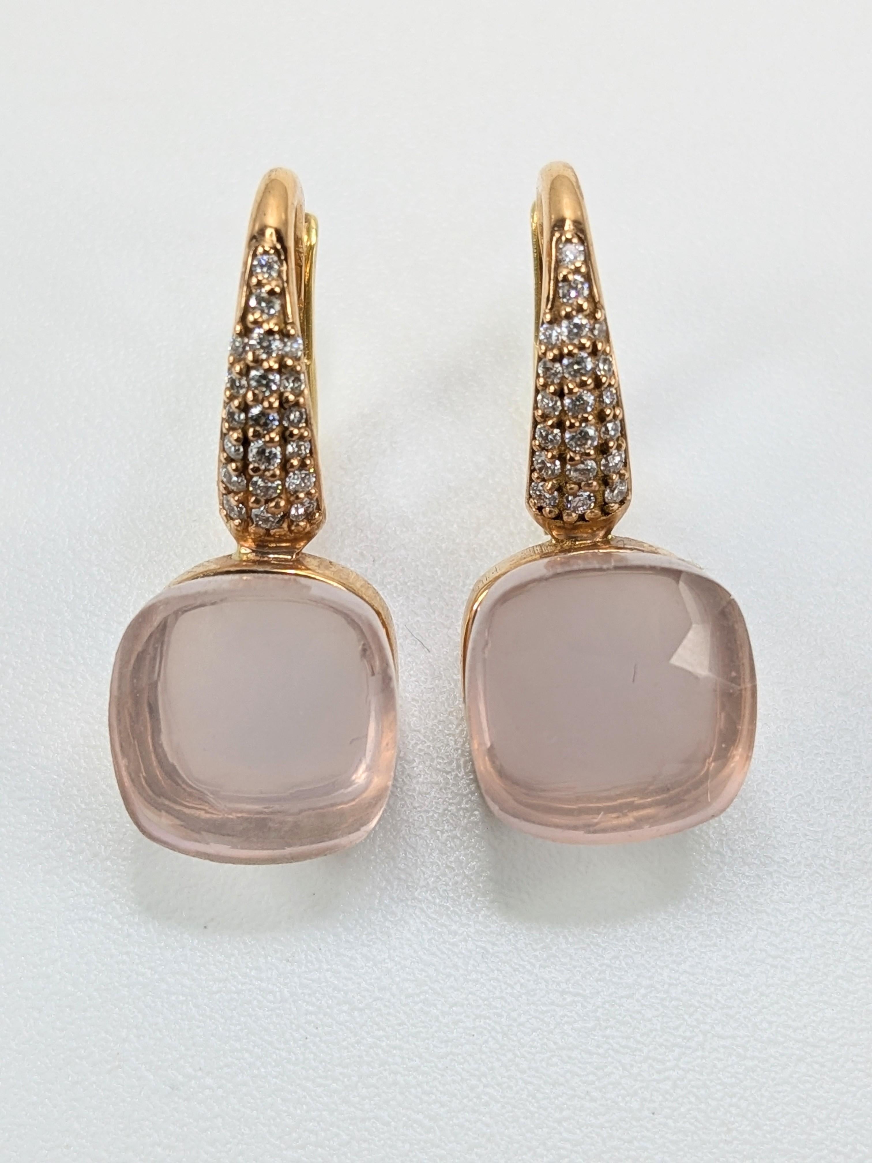Im Angebot: Mehrfarbiger Lachs-Blauer Quarz 18kt  Gold-Baumelring () 12
