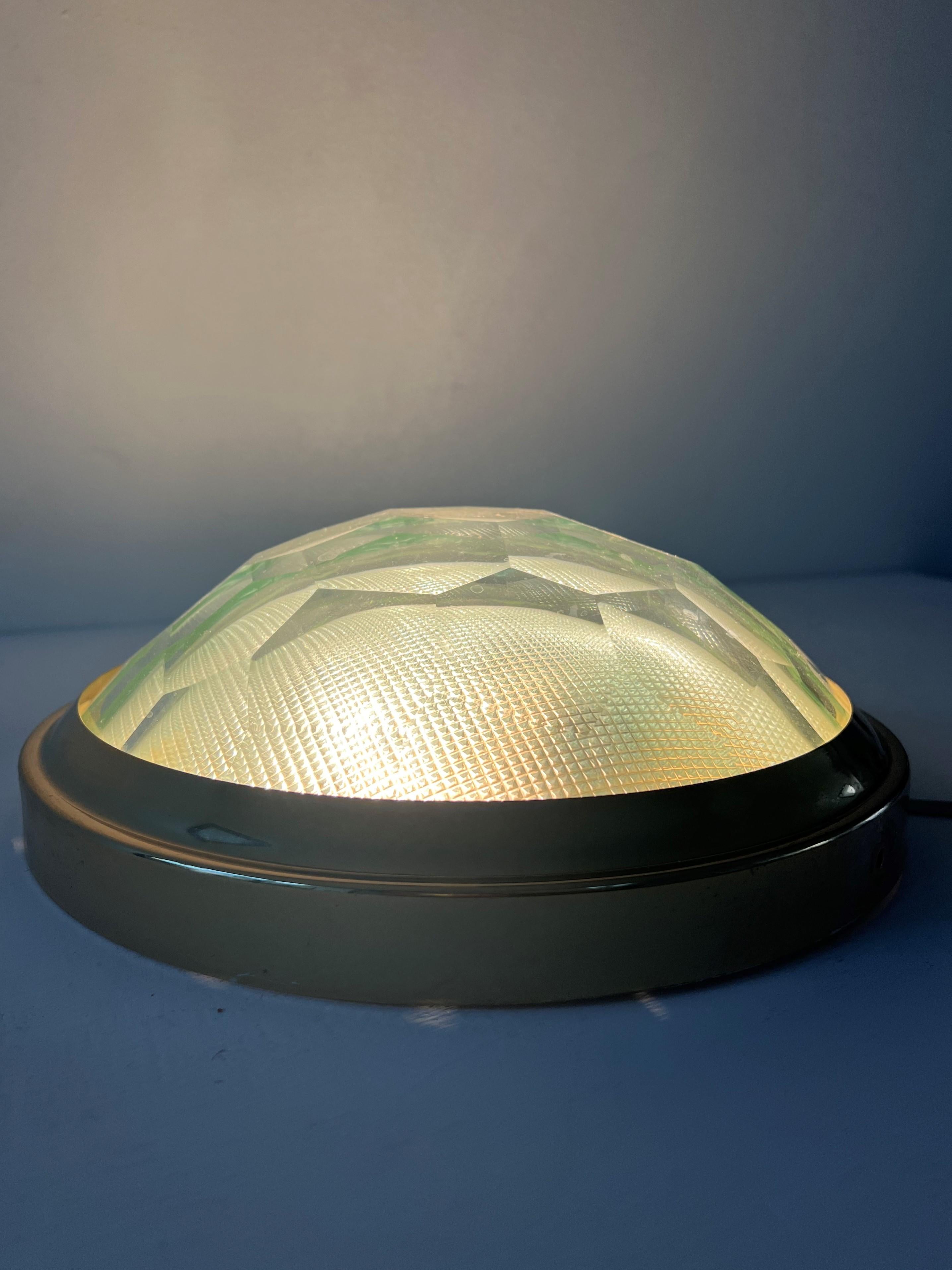Sconce sfaccettate o montate ad incasso, realizzate in Italia intorno al 1960 in vendita 7