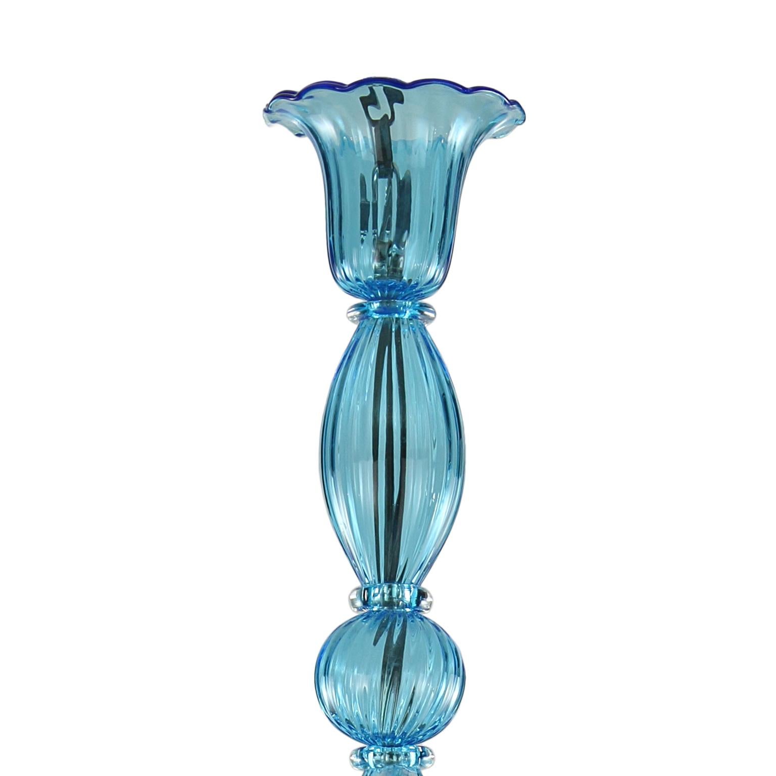 italien Lustre du 21e siècle à 5 éclairages, verre de Murano Rigadin bleu clair par Multiforme en vente