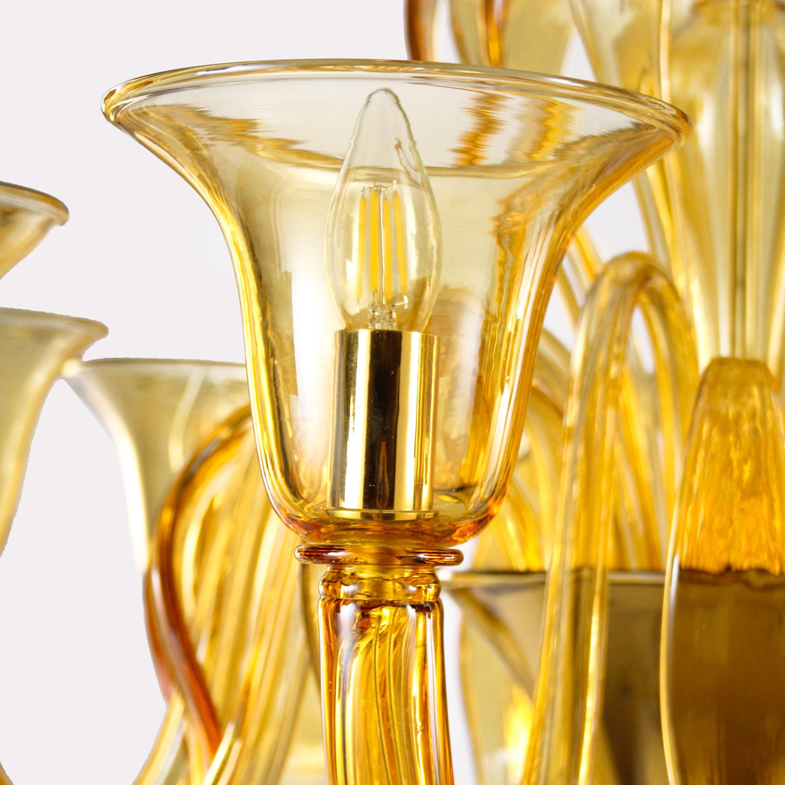 XXIe siècle et contemporain Lustre italien, 12 bras en verre de Murano ambré par Multiforme  en vente