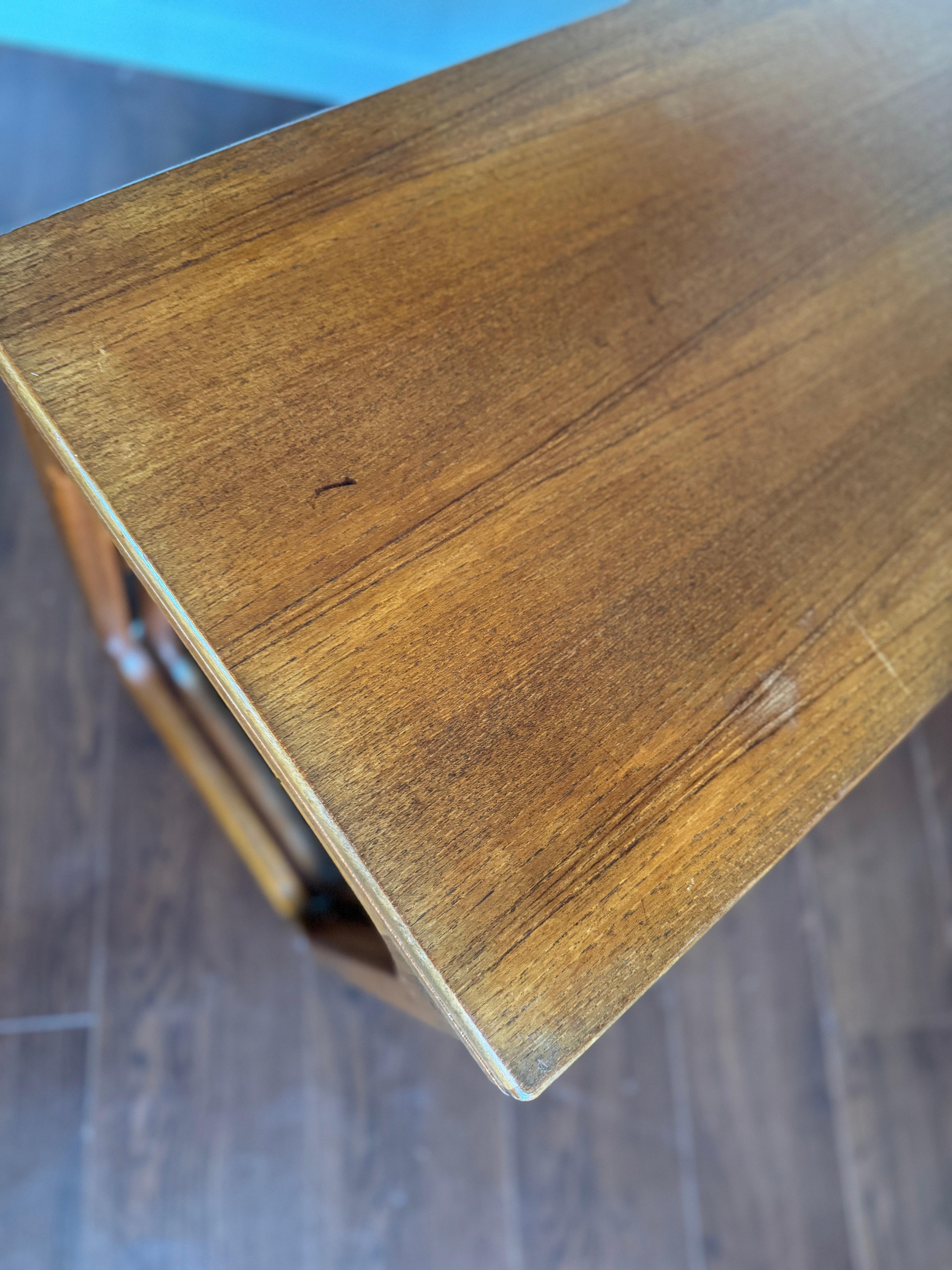 Multifunctional mid century extendable teak table by McIntosh, circa 1960s For Sale 5