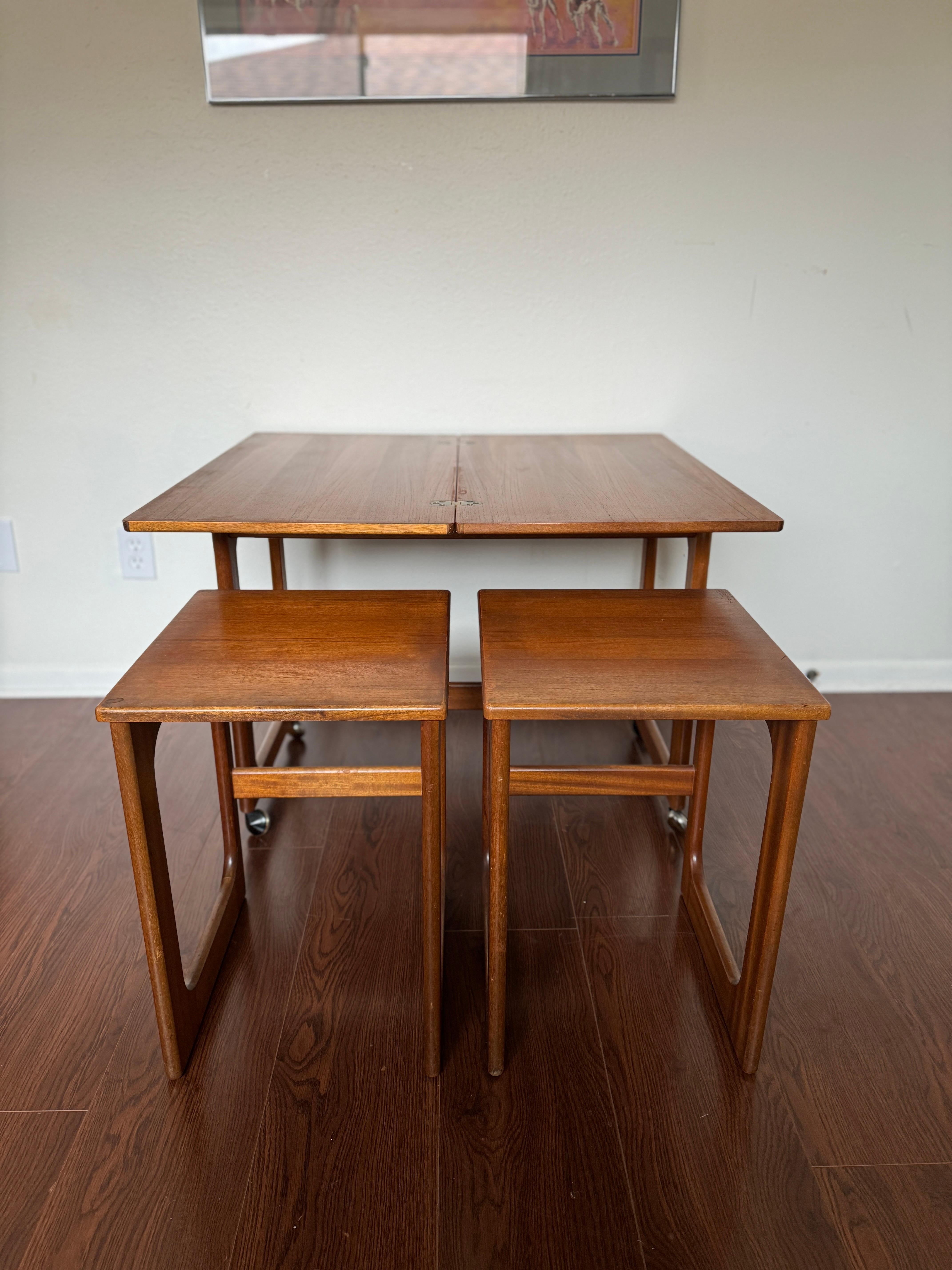 Teak Multifunctional mid century extendable teak table by McIntosh, circa 1960s For Sale
