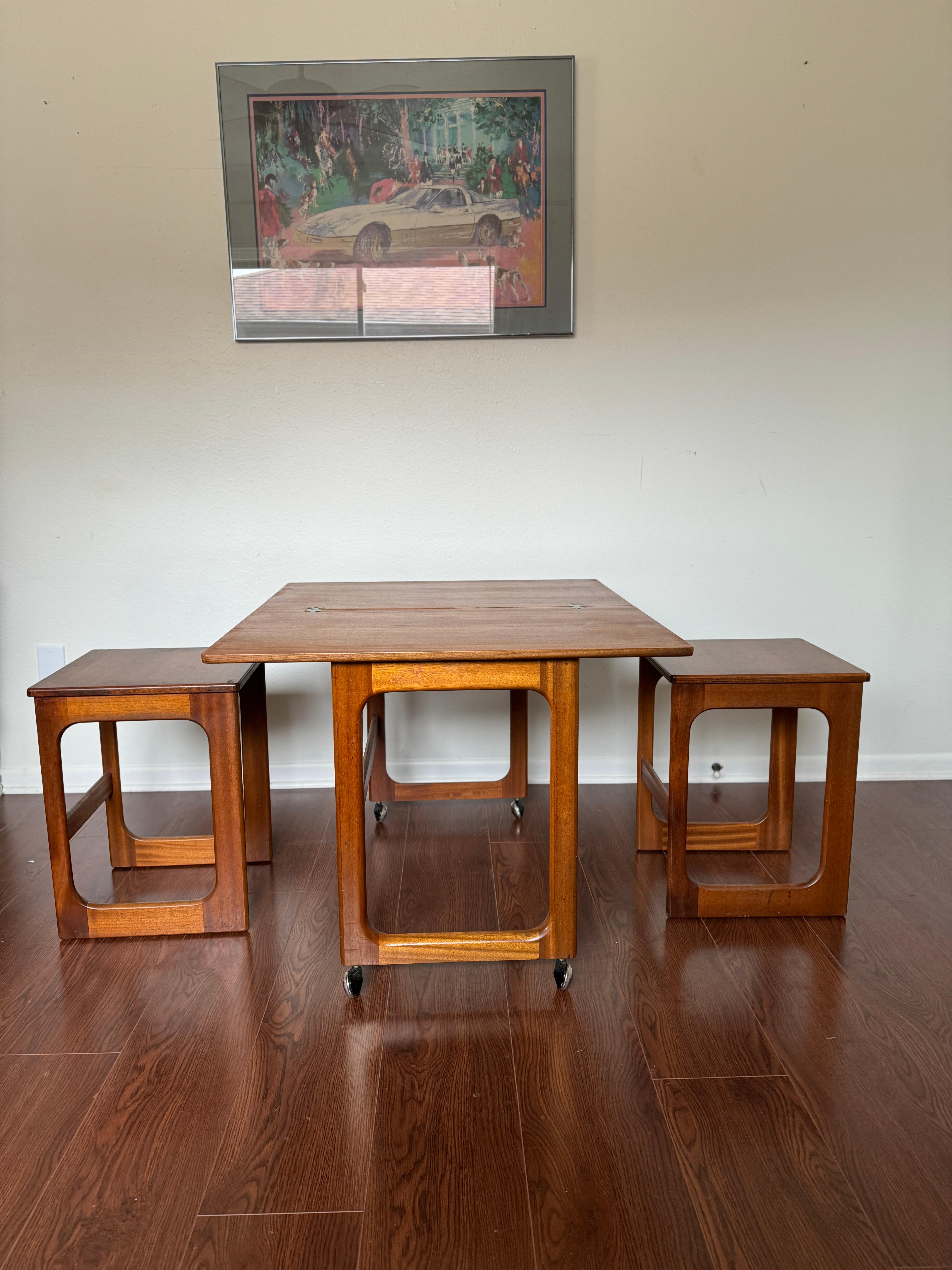 Multifunctional mid century extendable teak table by McIntosh, circa 1960s For Sale 2