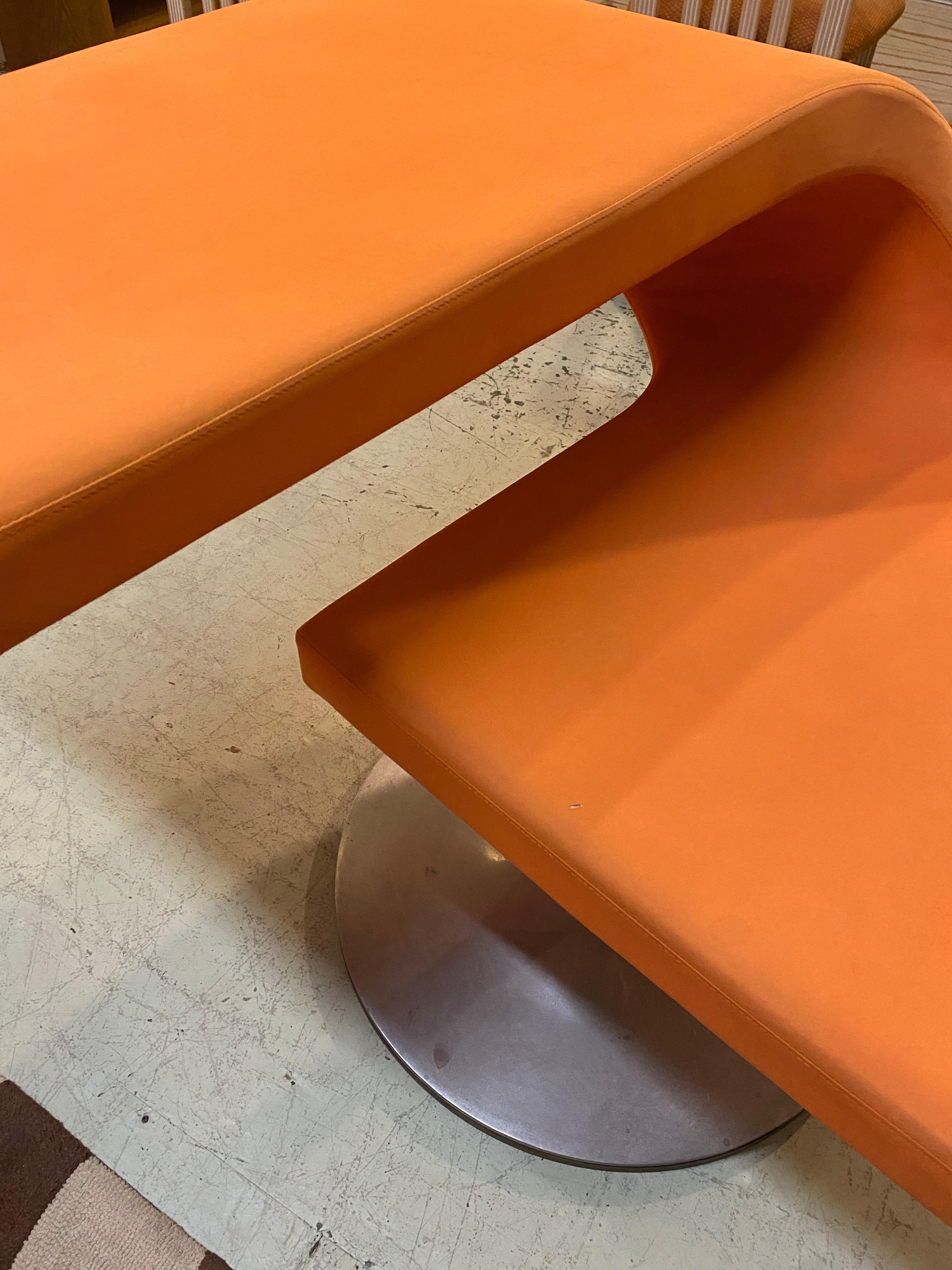 Orangefarbener Multifunktionstisch von Fredrik Mattson für Blå Station (Moderne der Mitte des Jahrhunderts) im Angebot