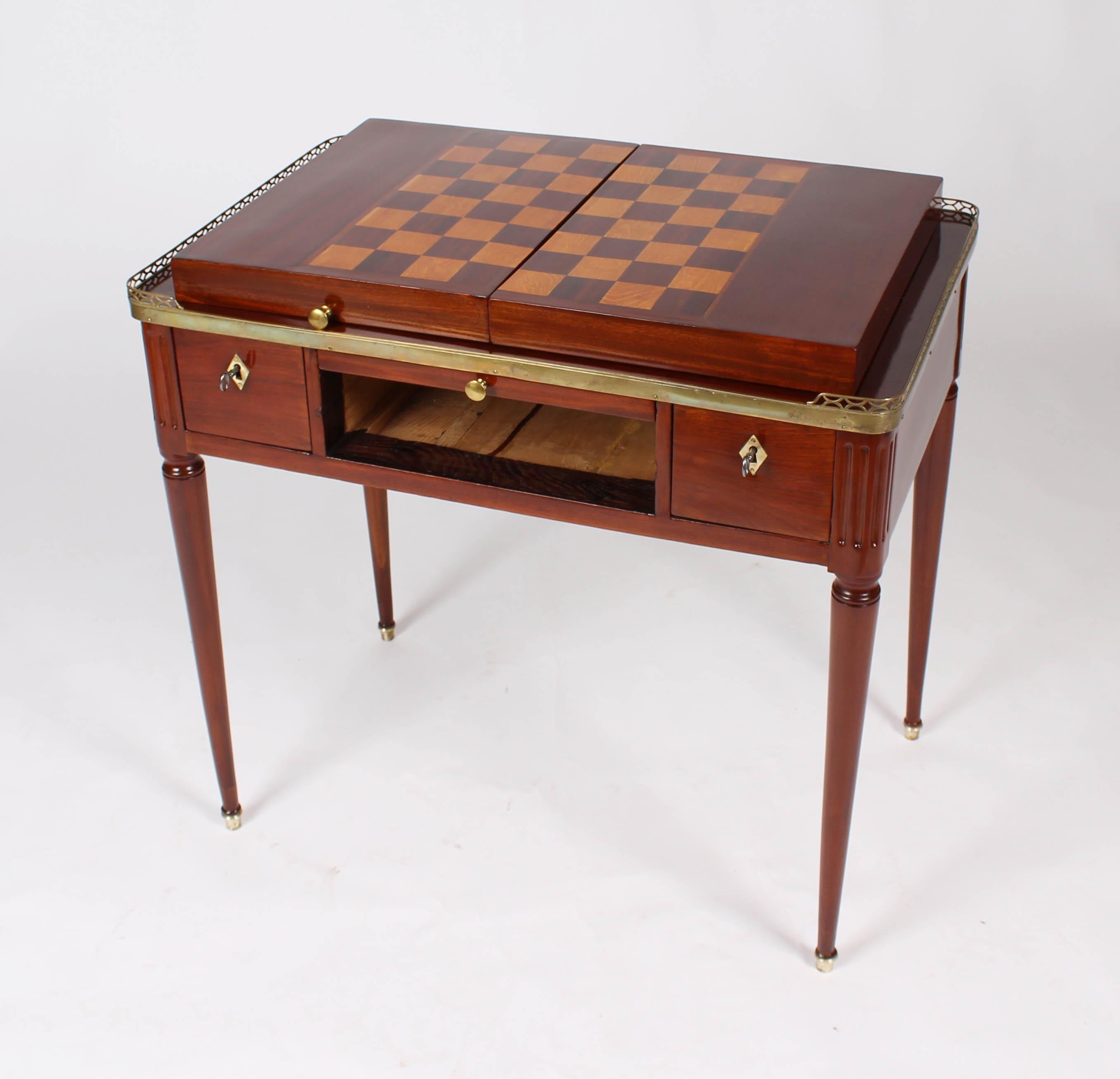 antique dressing table